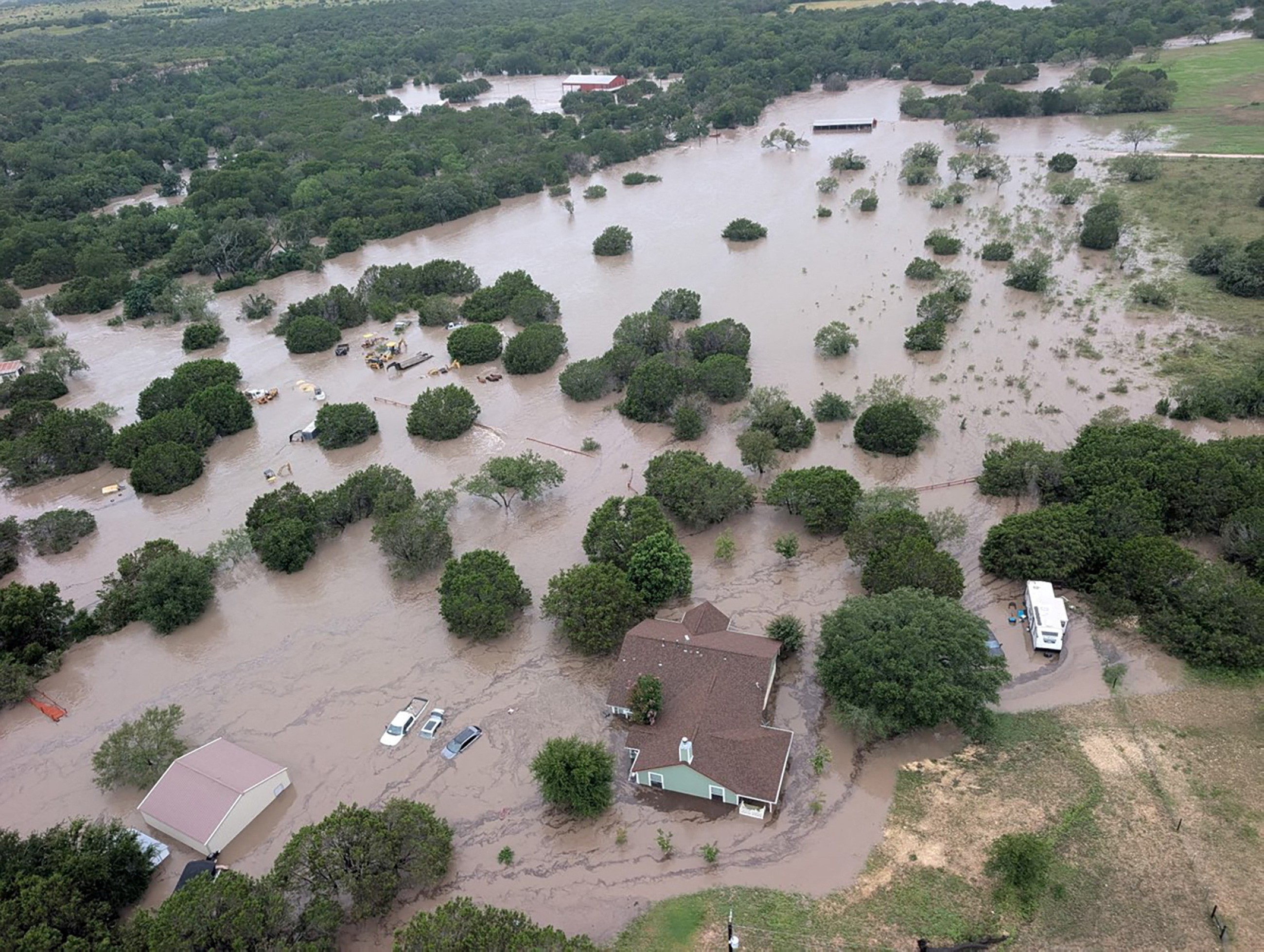 UAE expresses solidarity with US, conveys condolences over victims of floods
