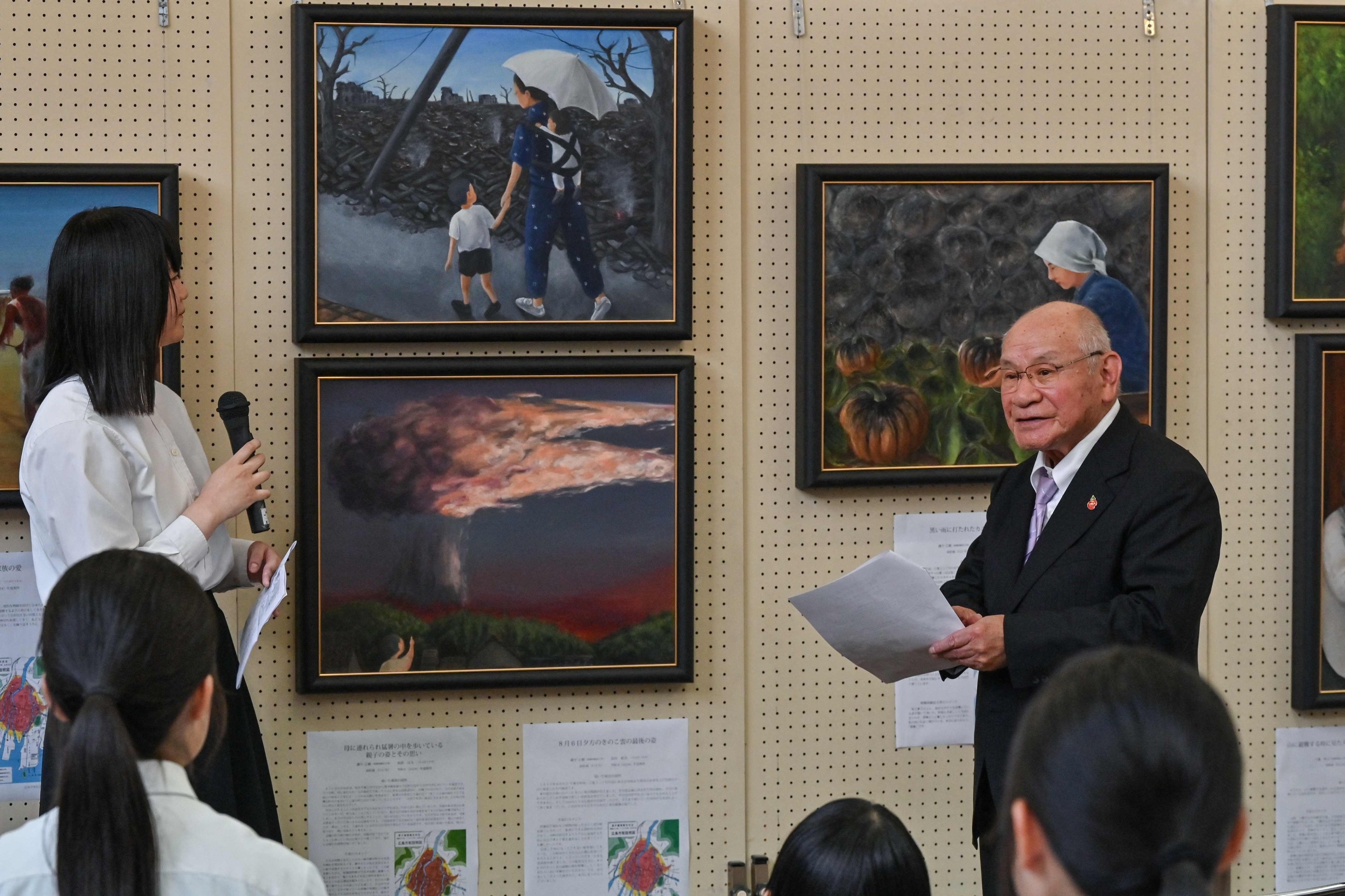 Hiroshima teens relay atom bomb horror with art