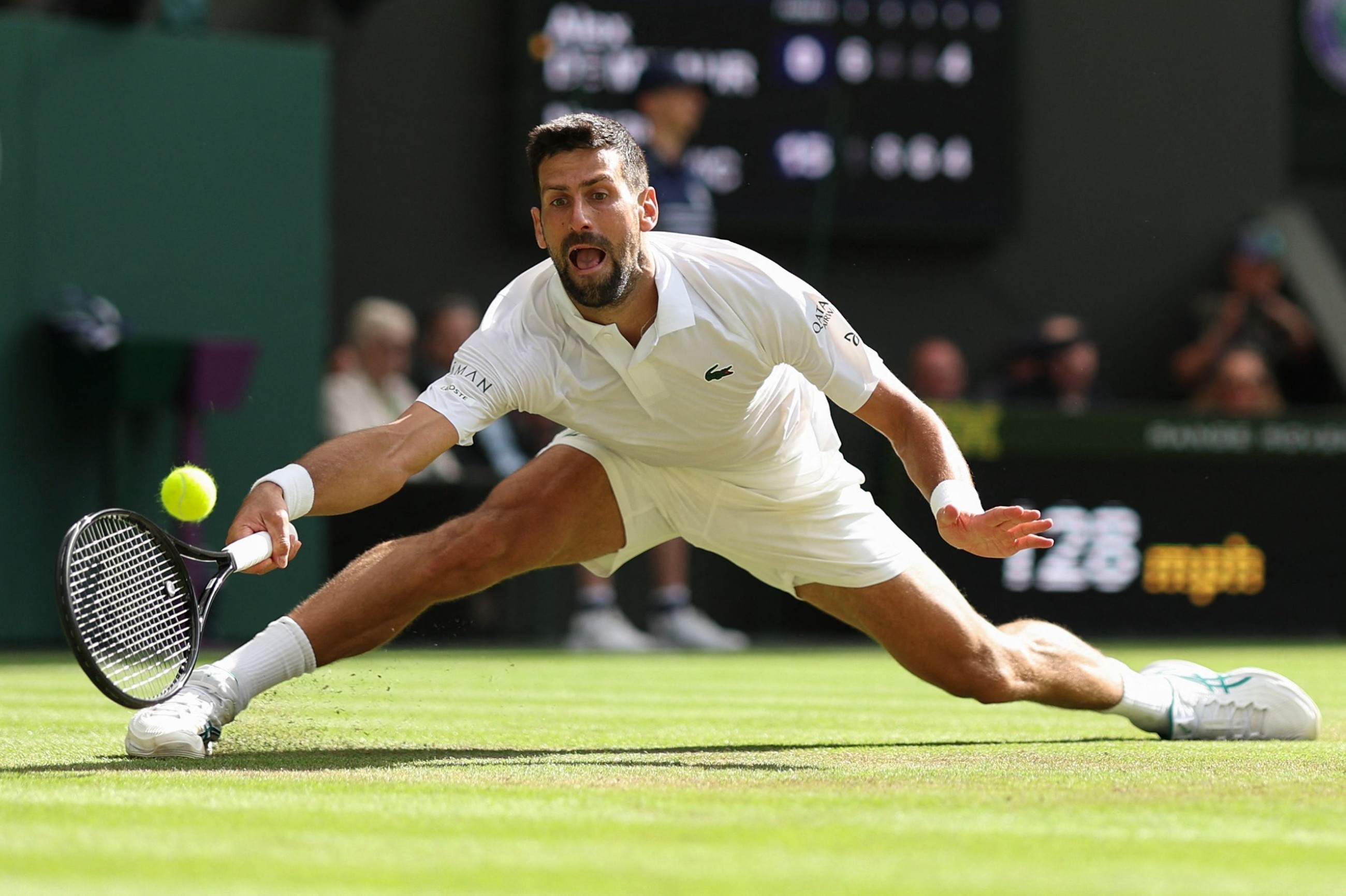 Djokovic grinds past Di Minaur to reach quarters, Bencic enters last 8