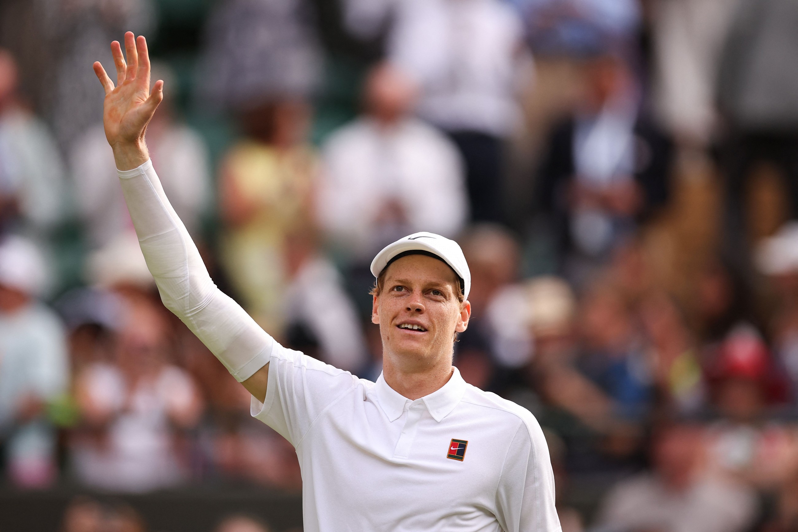Swiatek bludgeons Samsonova to reach 1st semis as Bencic moves into Wimbledon last 4, Sinner triumphs