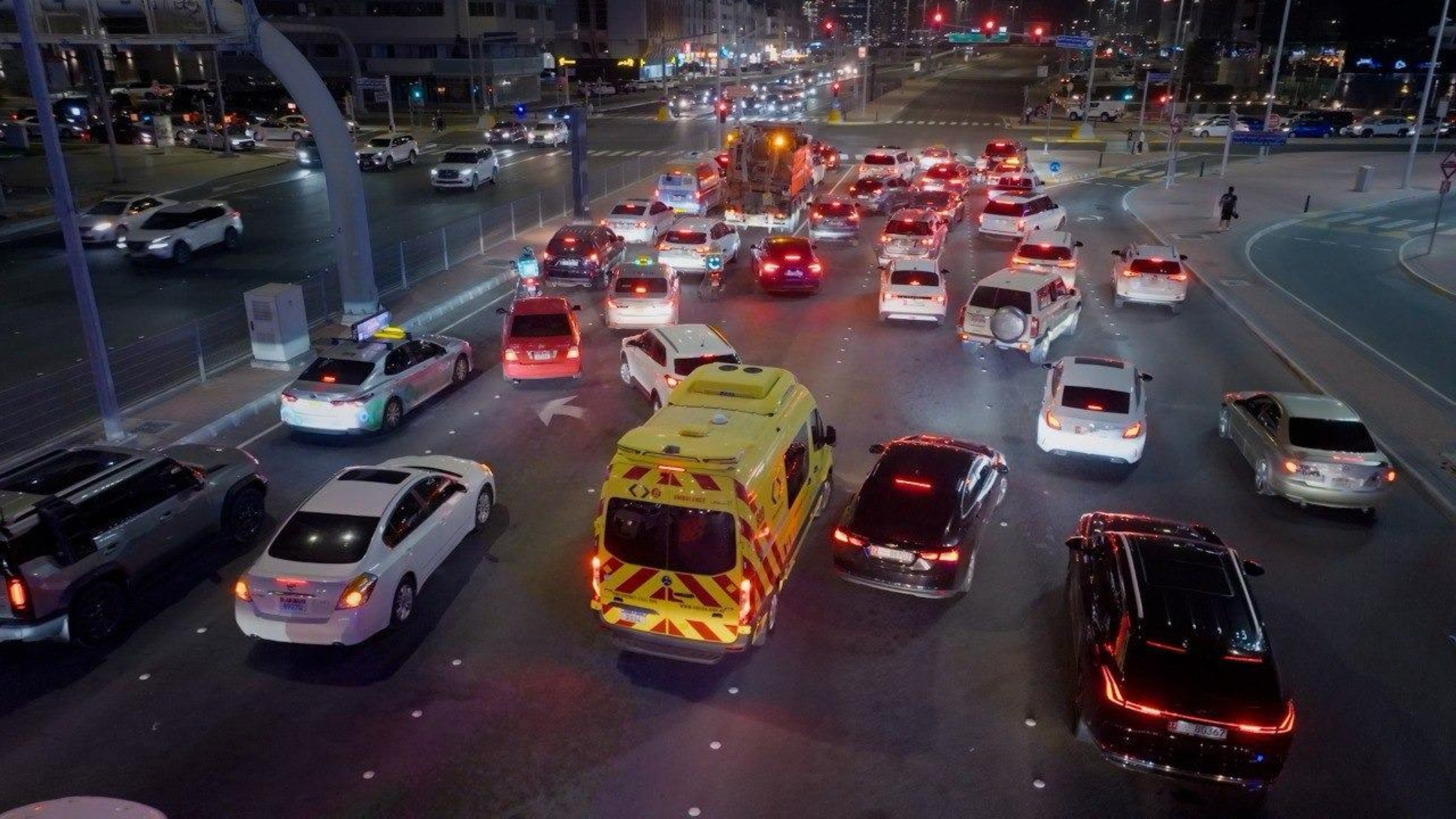 Abu Dhabi issues guidelines for motorists on giving way to emergency vehicles