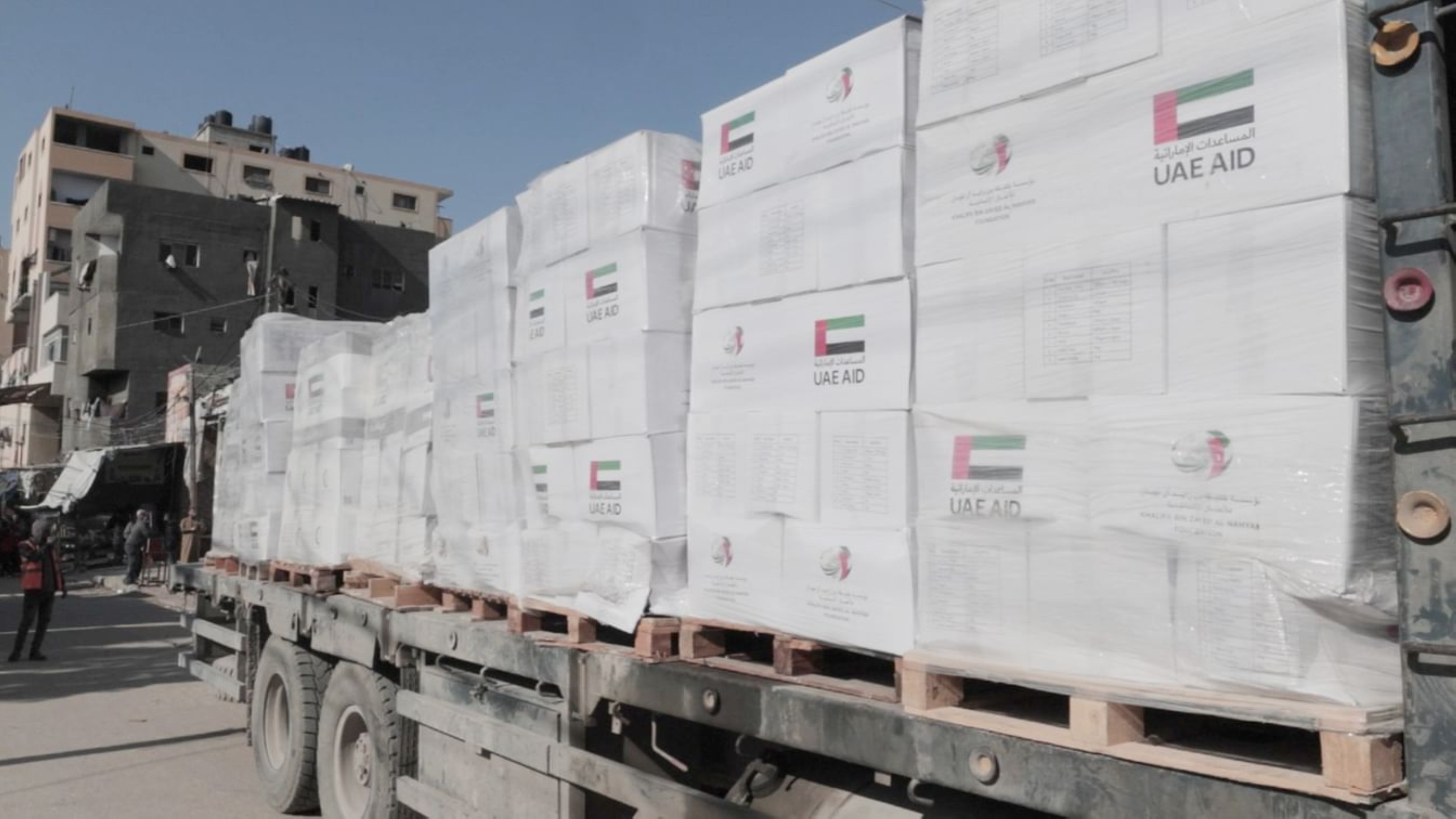 Convoy of 13 UAE trucks carrying aid for Palestinians arrives in Gaza