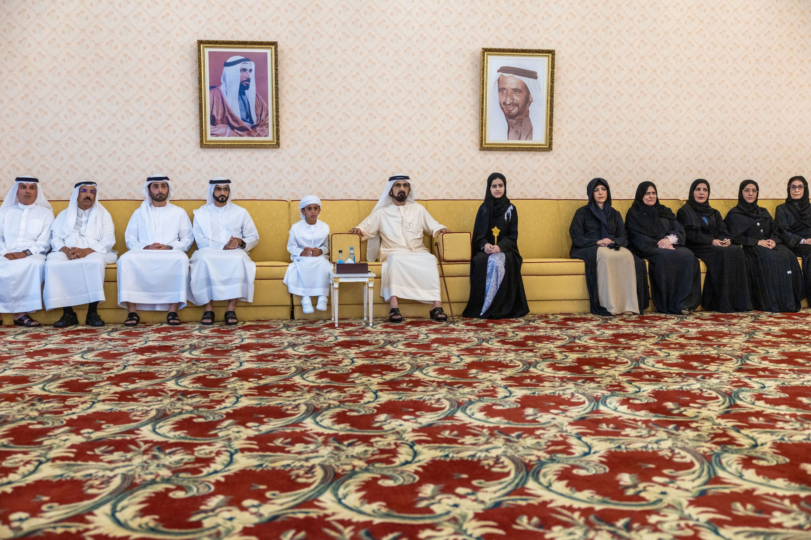Sheikh Mohammed meets prominent citizens, business leaders, investors, officials