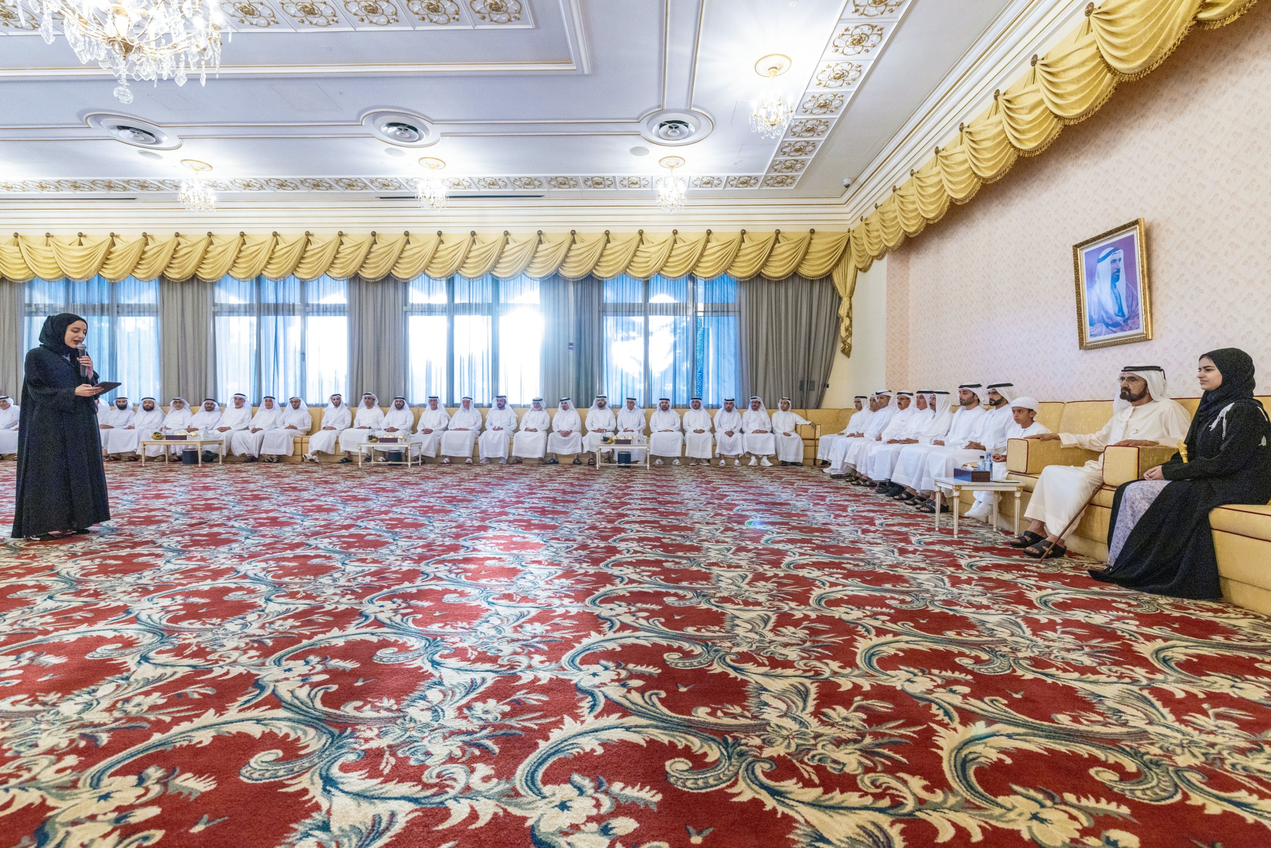 Sheikh Mohammed meets prominent citizens, business leaders, investors, officials