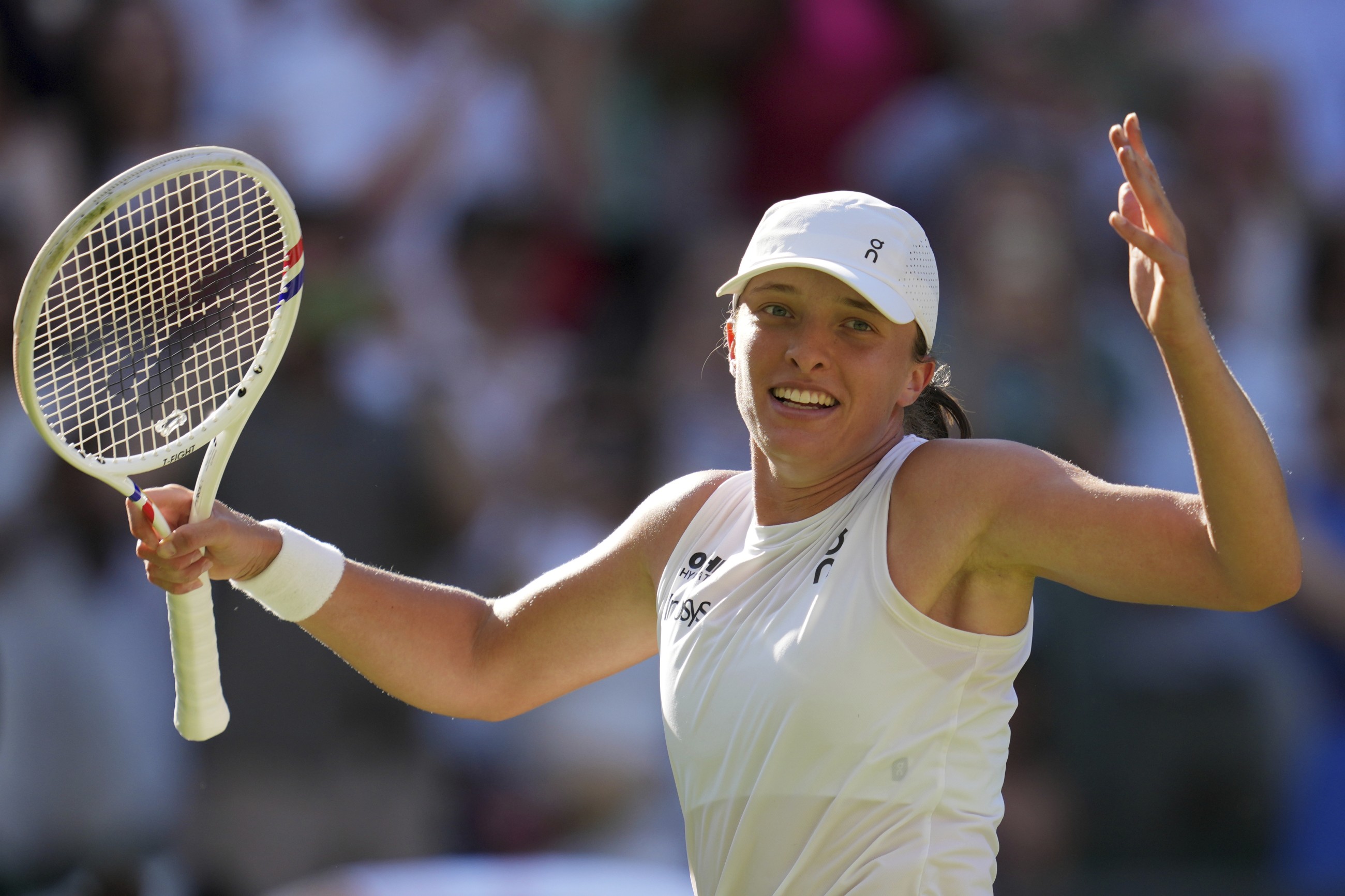 Evolving Swiatek faces resilient Anisimova as Wimbledon awaits a new champion