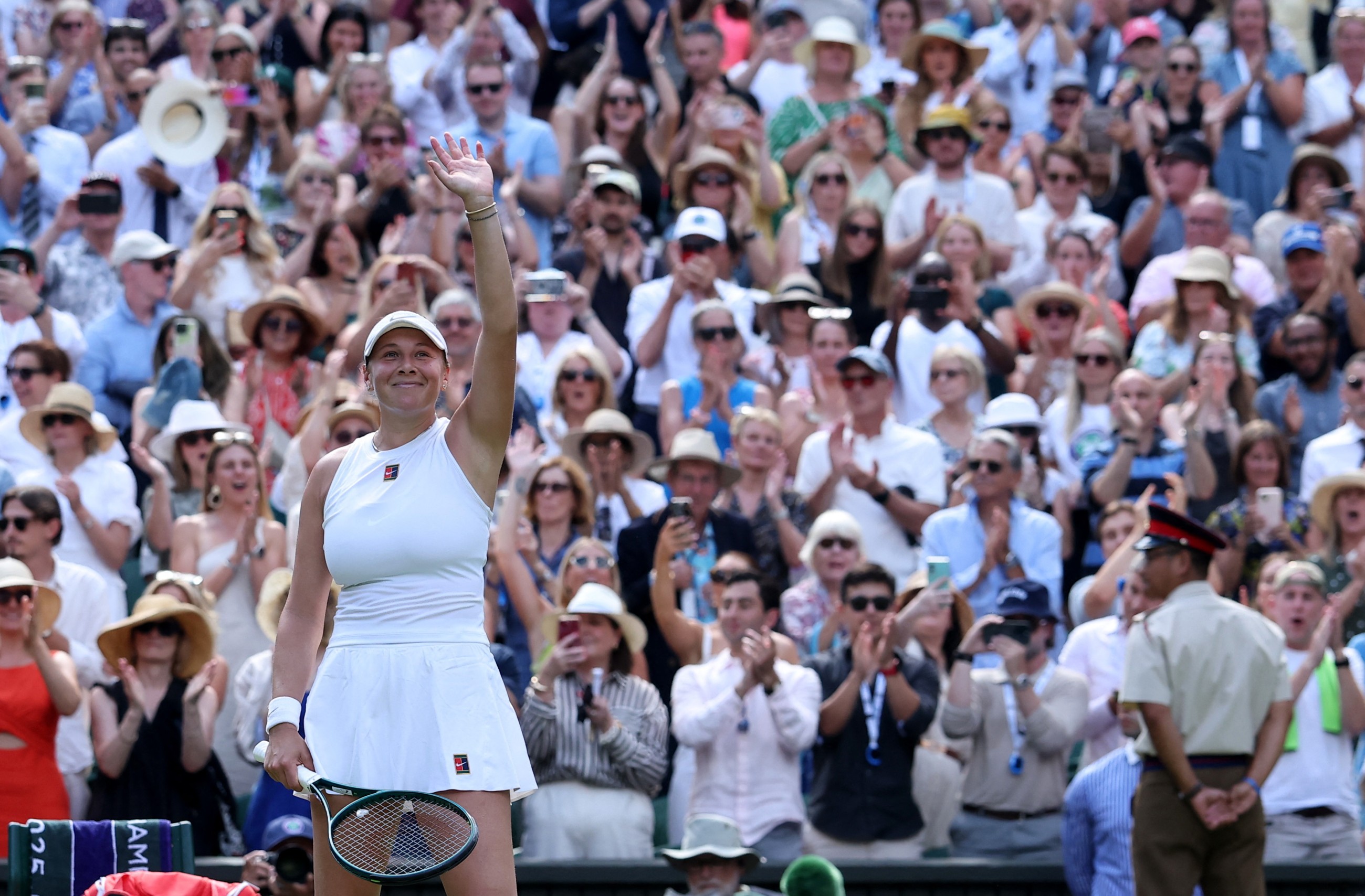 Evolving Swiatek faces resilient Anisimova as Wimbledon awaits a new champion