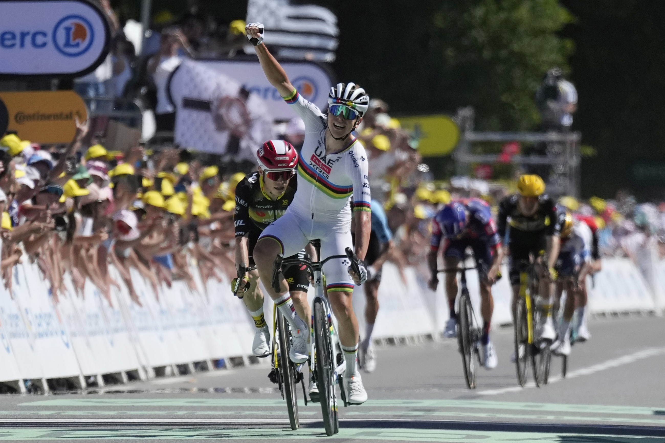 Pogacar wins seventh stage to reclaim Tour de France lead
