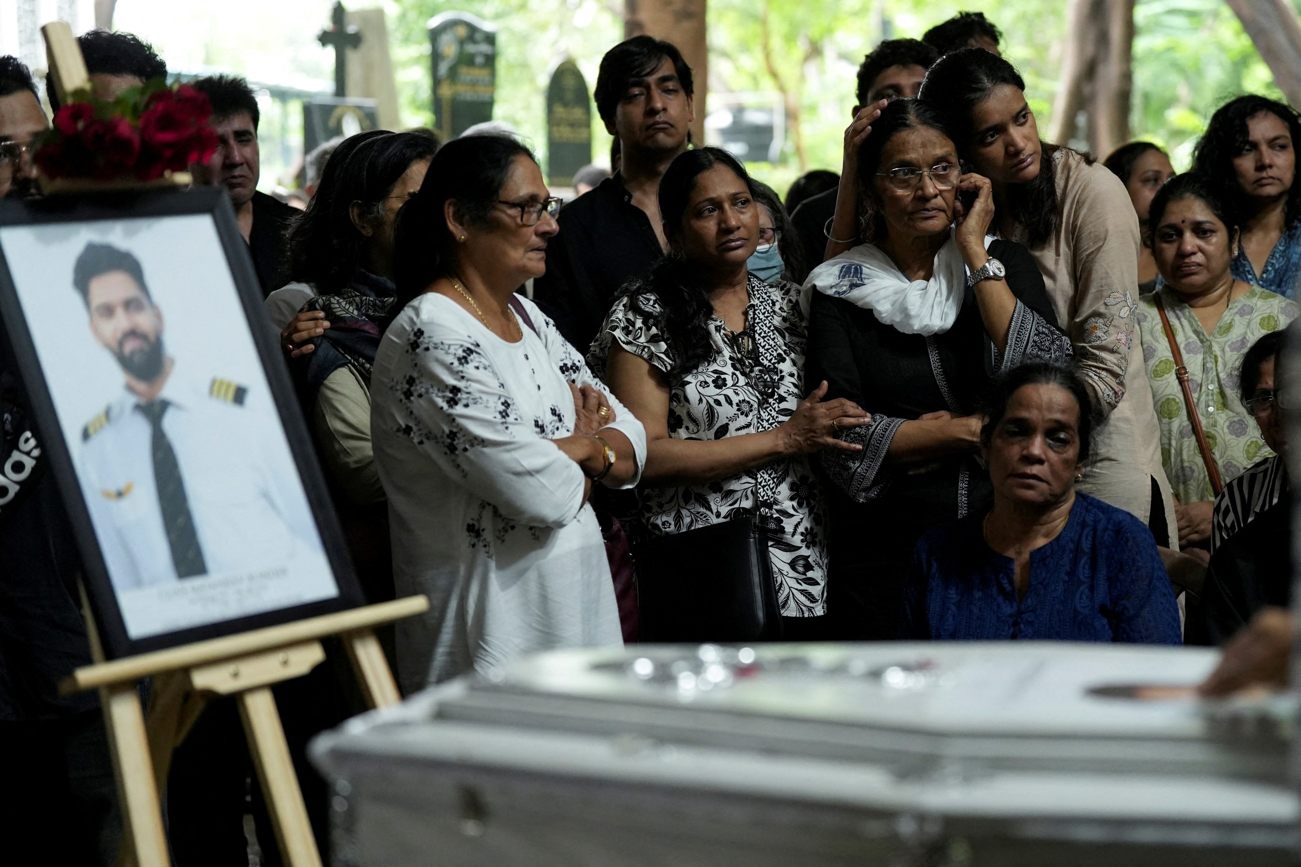 Air India crash report shows pilot confusion over engine switch movement