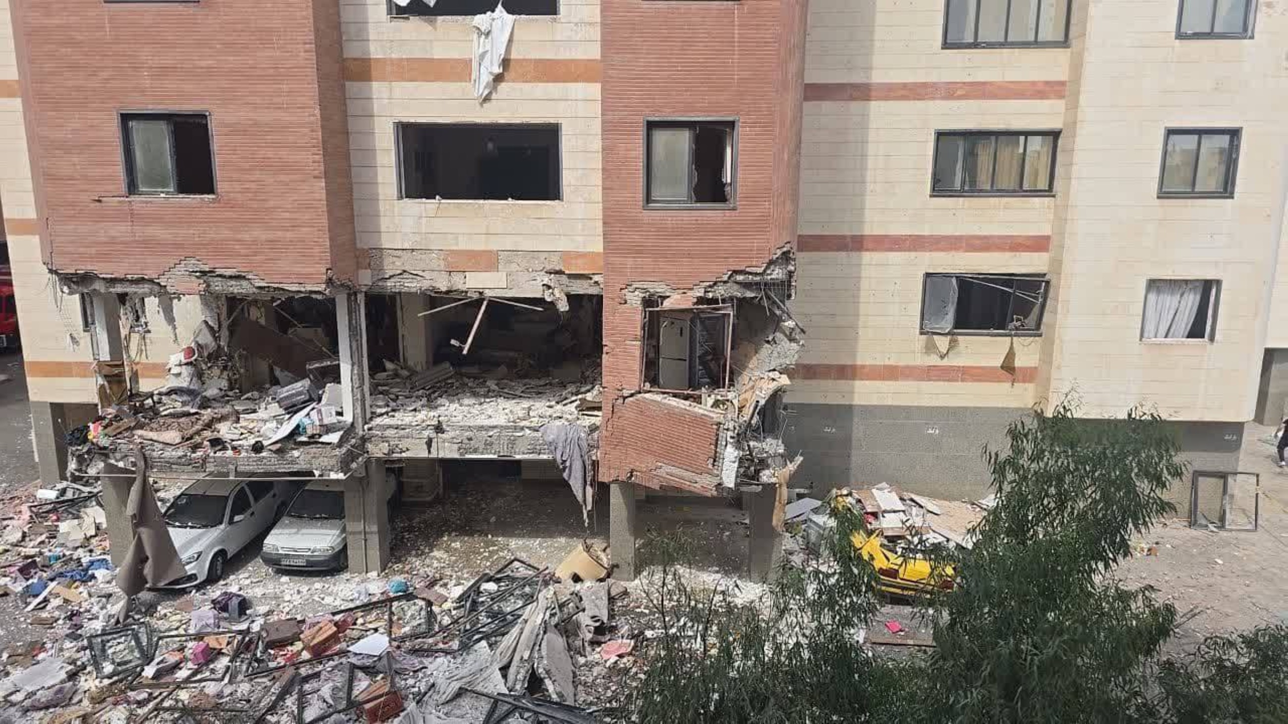 Video: Seven injured in residential building blast in outskirts of Iran's Qom 