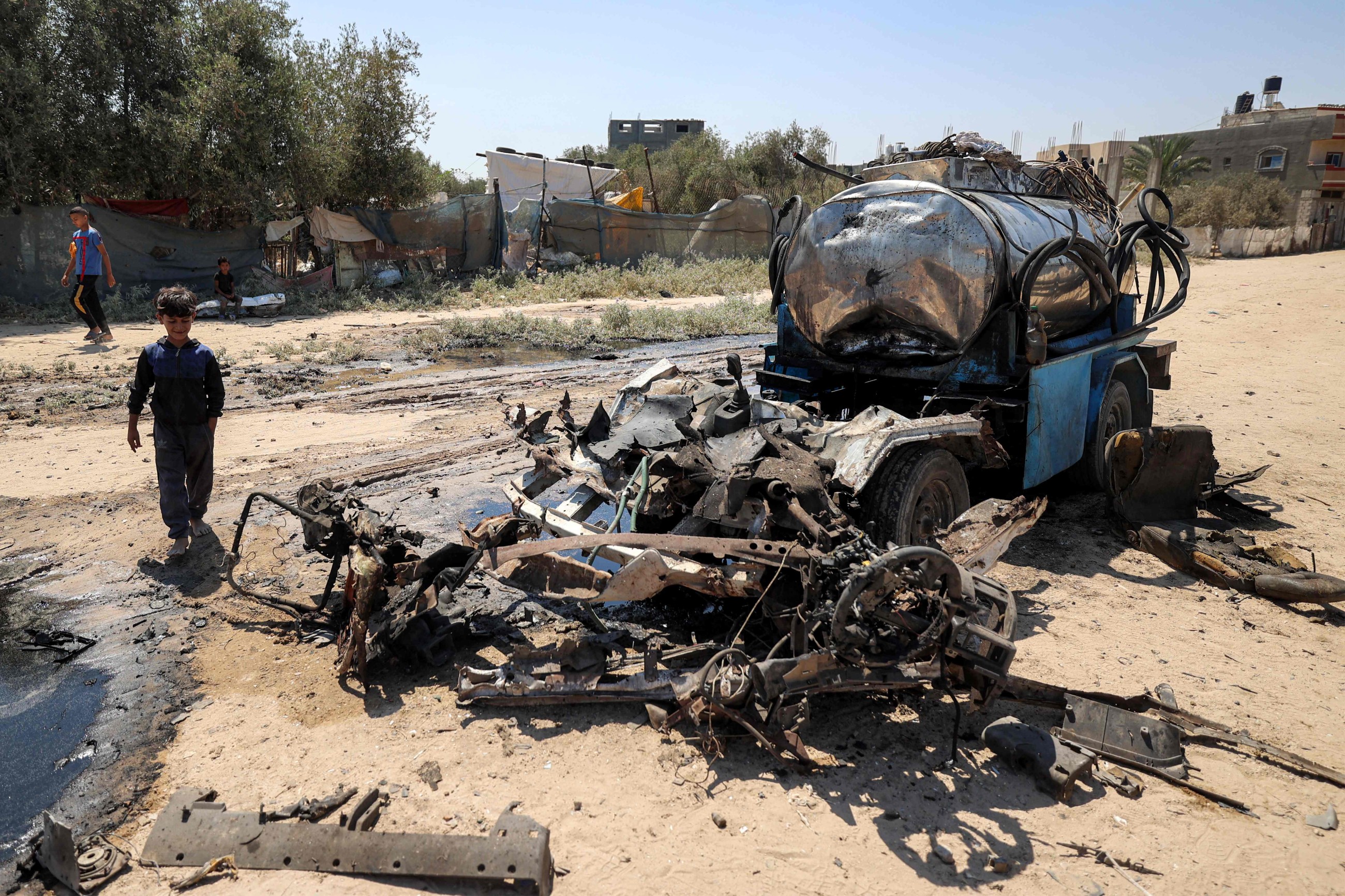 Children among 700 Palestinians killed waiting to get water in Gaza
