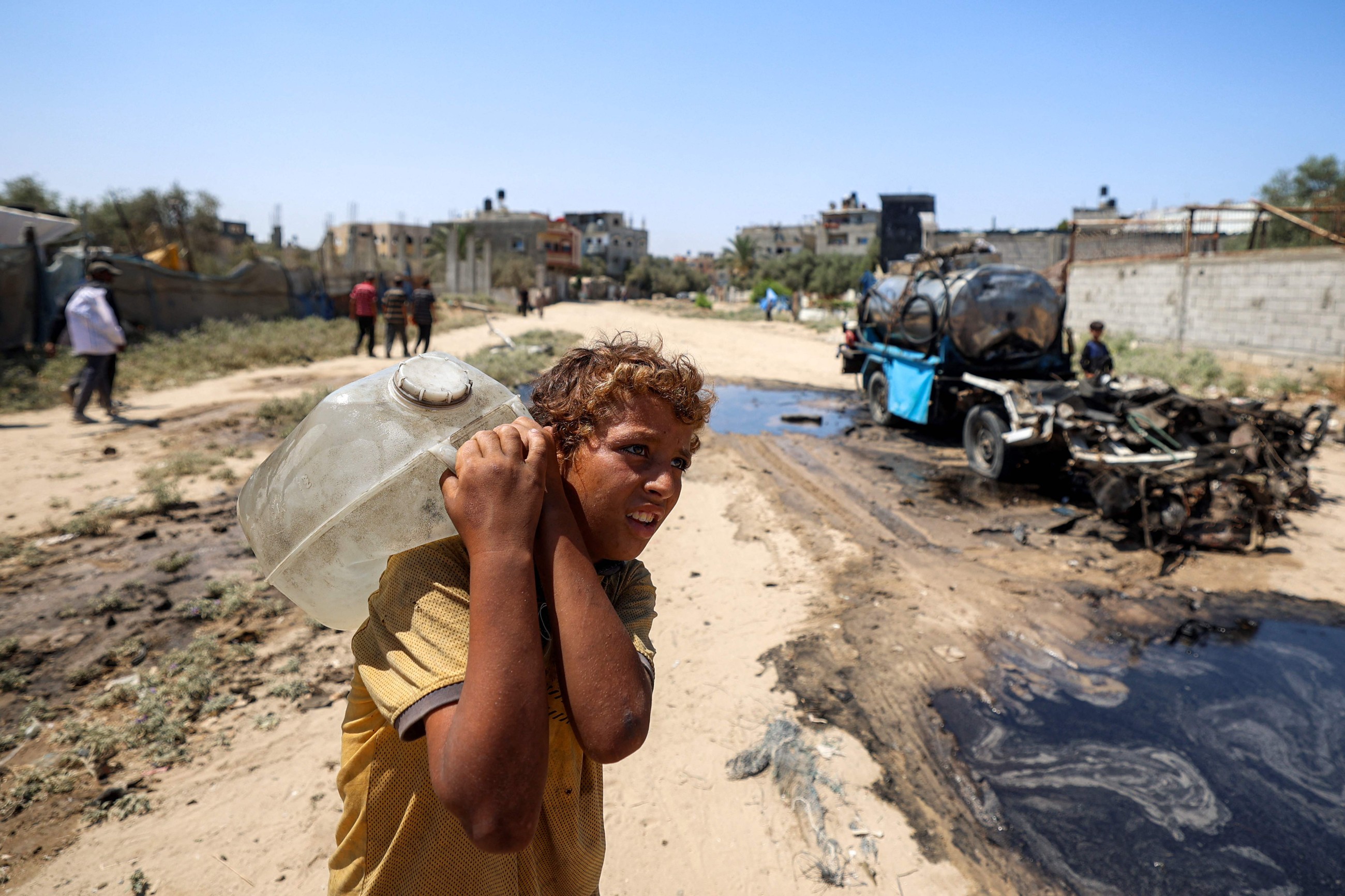 Children among 700 Palestinians killed waiting to get water in Gaza