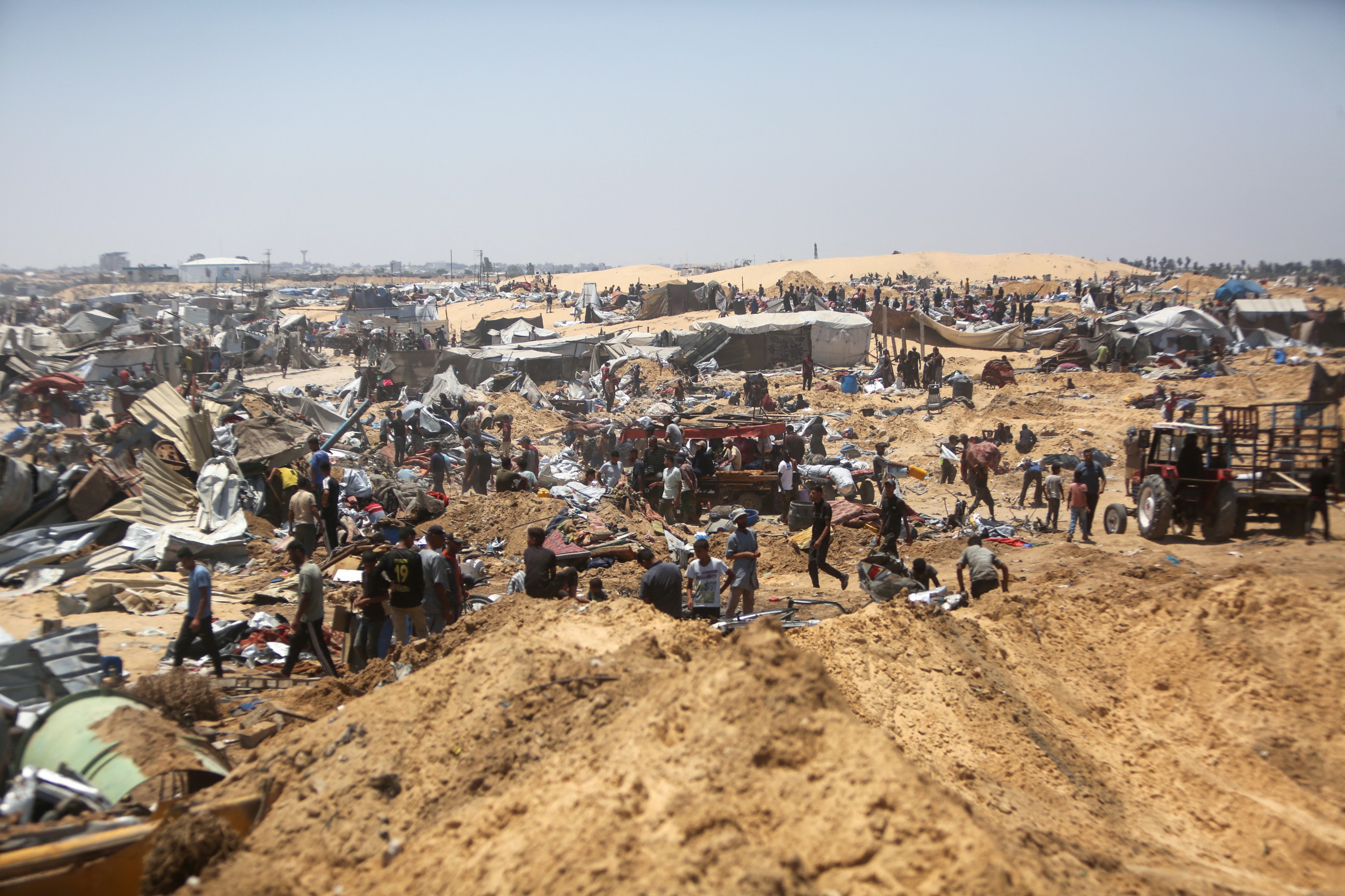 Over 11 million refugees risk losing aid because of funding cuts, reveals UN