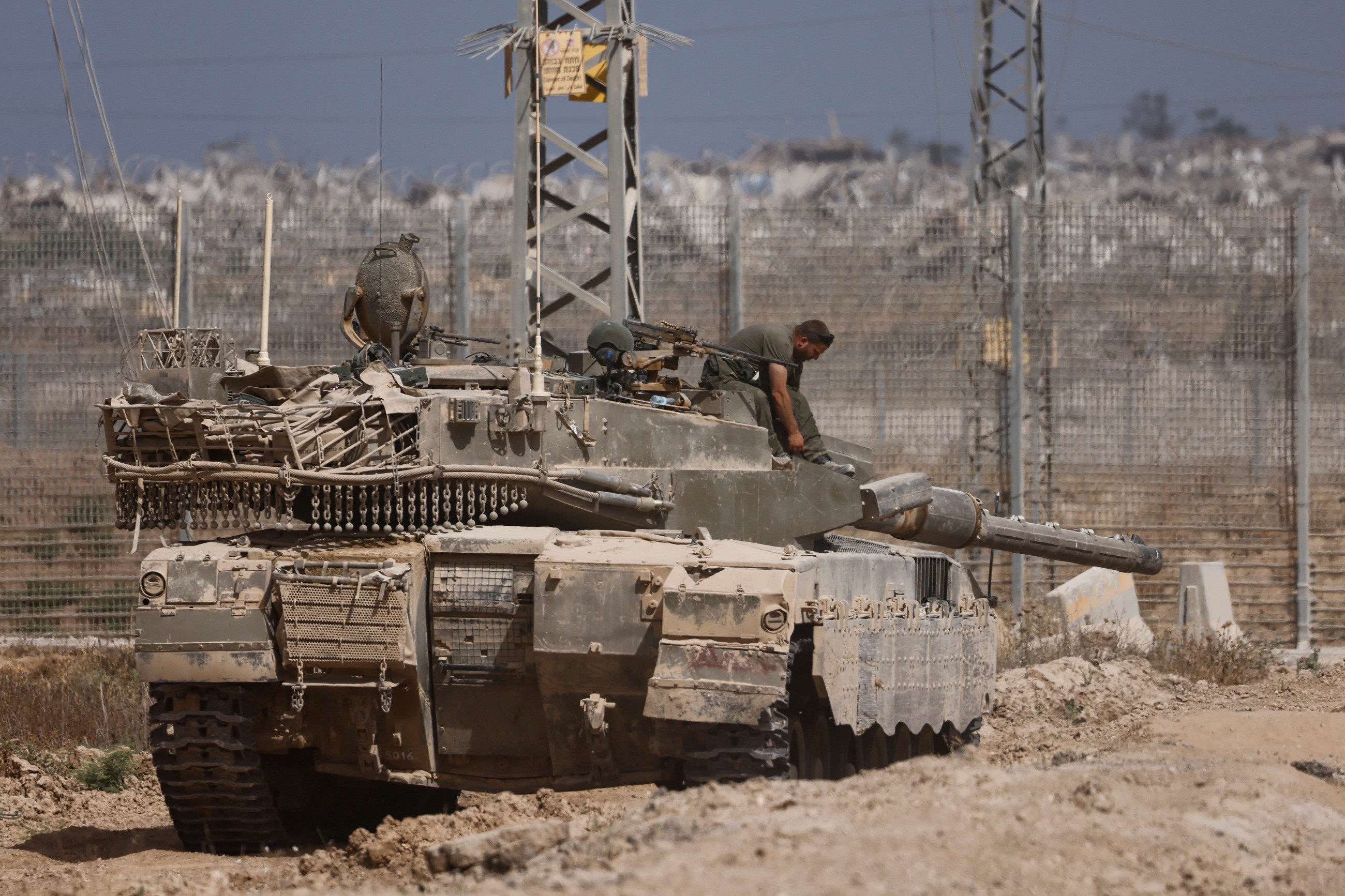 Hamas says Israel blocking ceasefire and captive release talks
