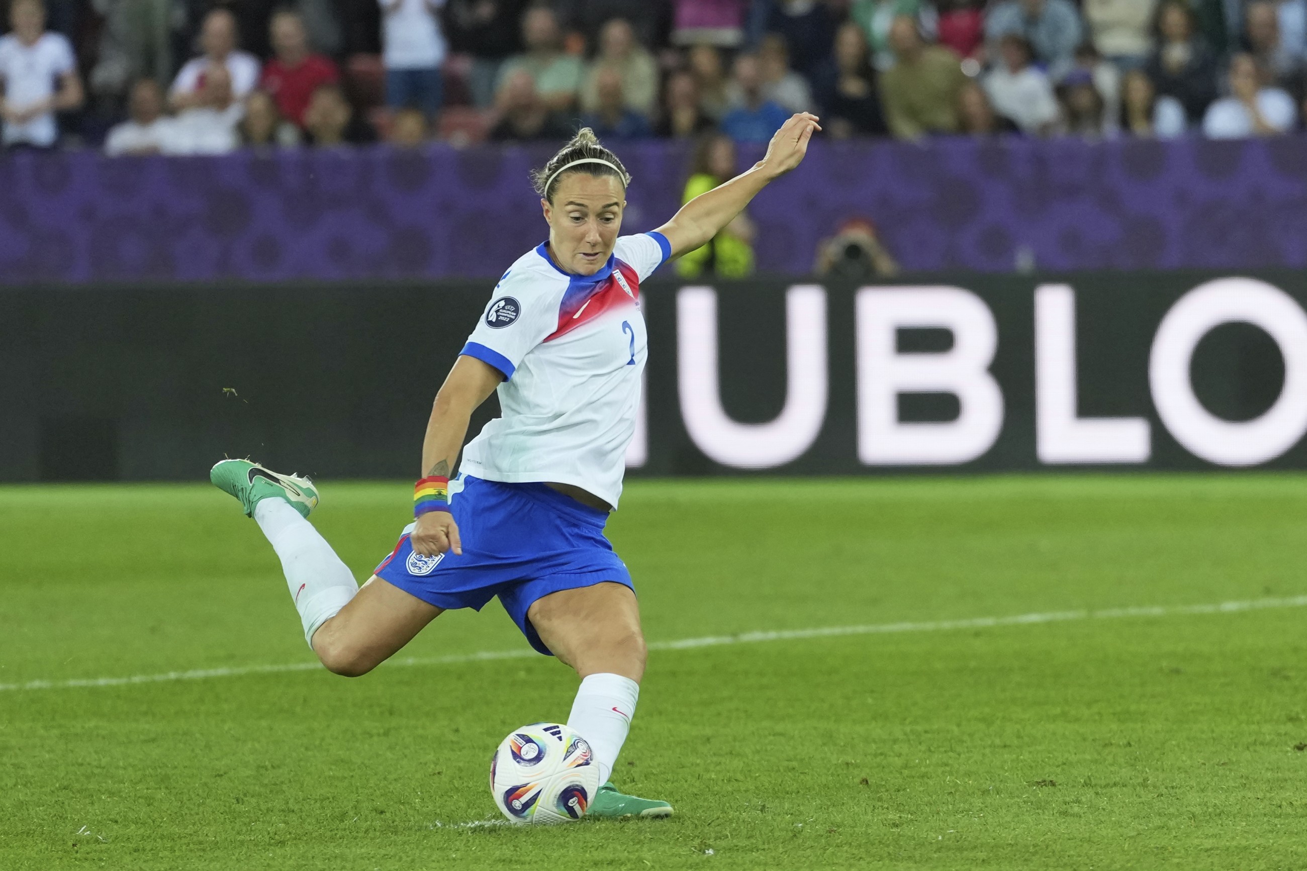 England beat Sweden on penalties to reach Euro semis