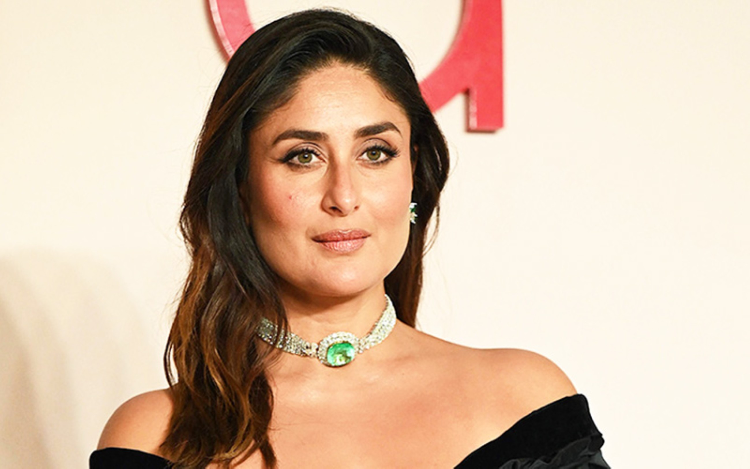 Kareena Kapoor’s vacation in Greece comes with a Shah Rukh Khan twist