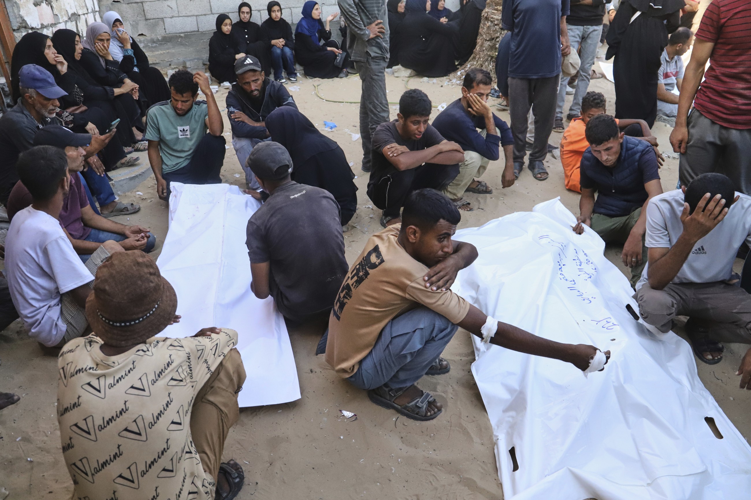 39 more Palestinians shot dead trying to reach food distribution sites