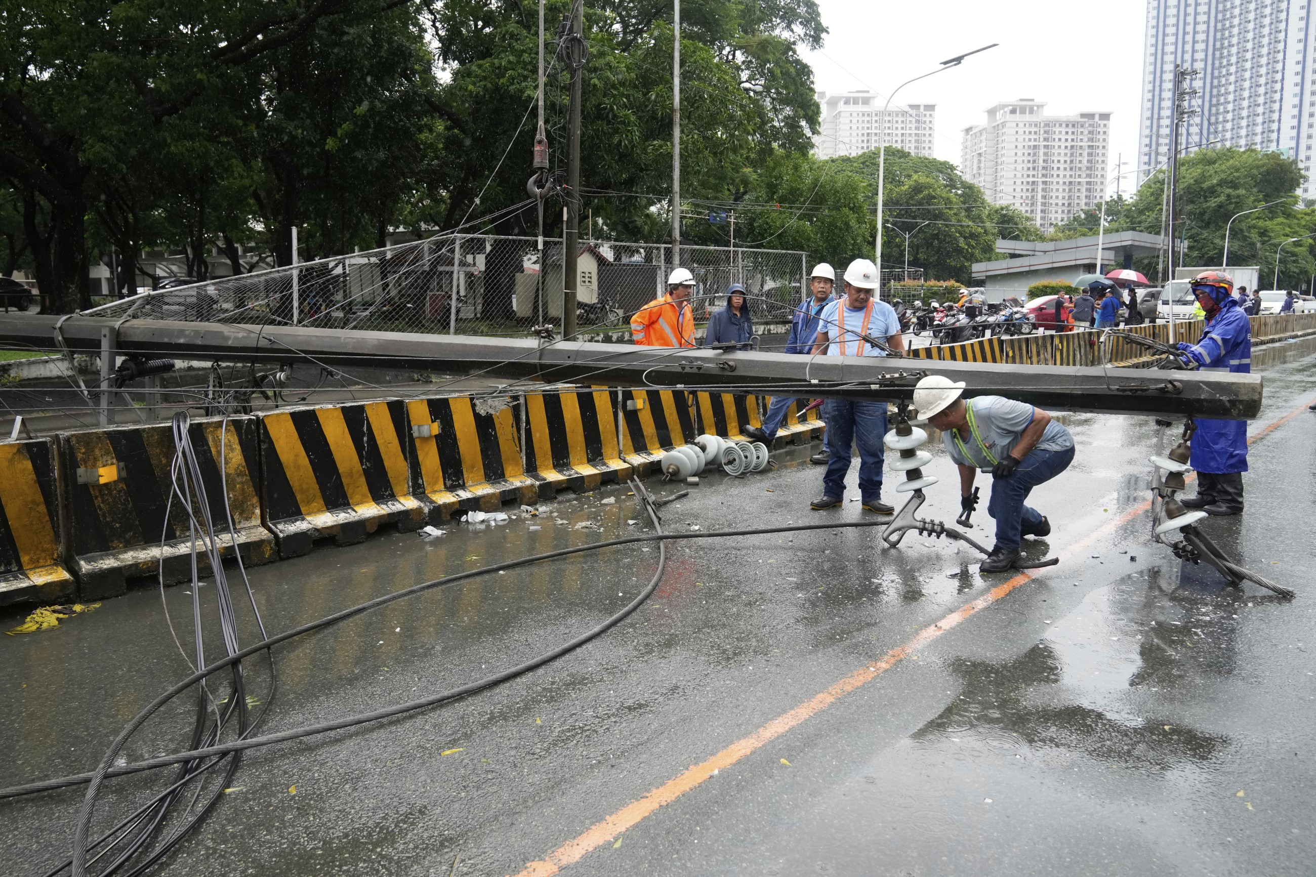 Typhoon Wipha topples trees, causes major flight disruptions in Hong Kong and China