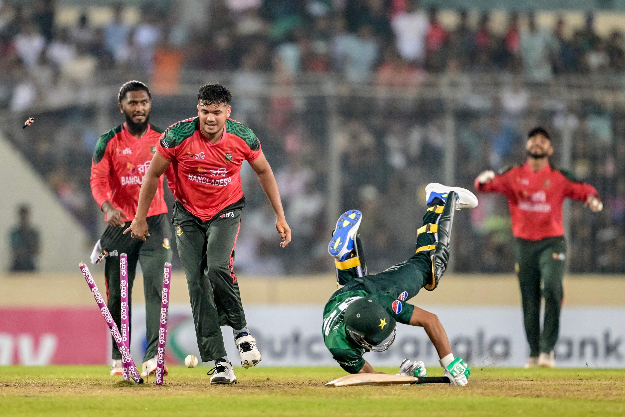 Bangladesh claim commanding 7-wicket win over Pakistan in Twenty20 series opener