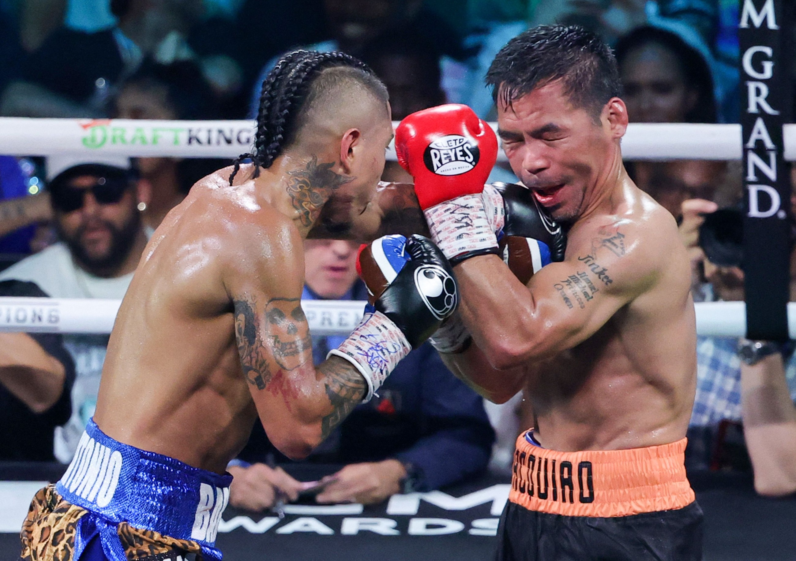 Pacquiao held to draw by Barrios in world title return