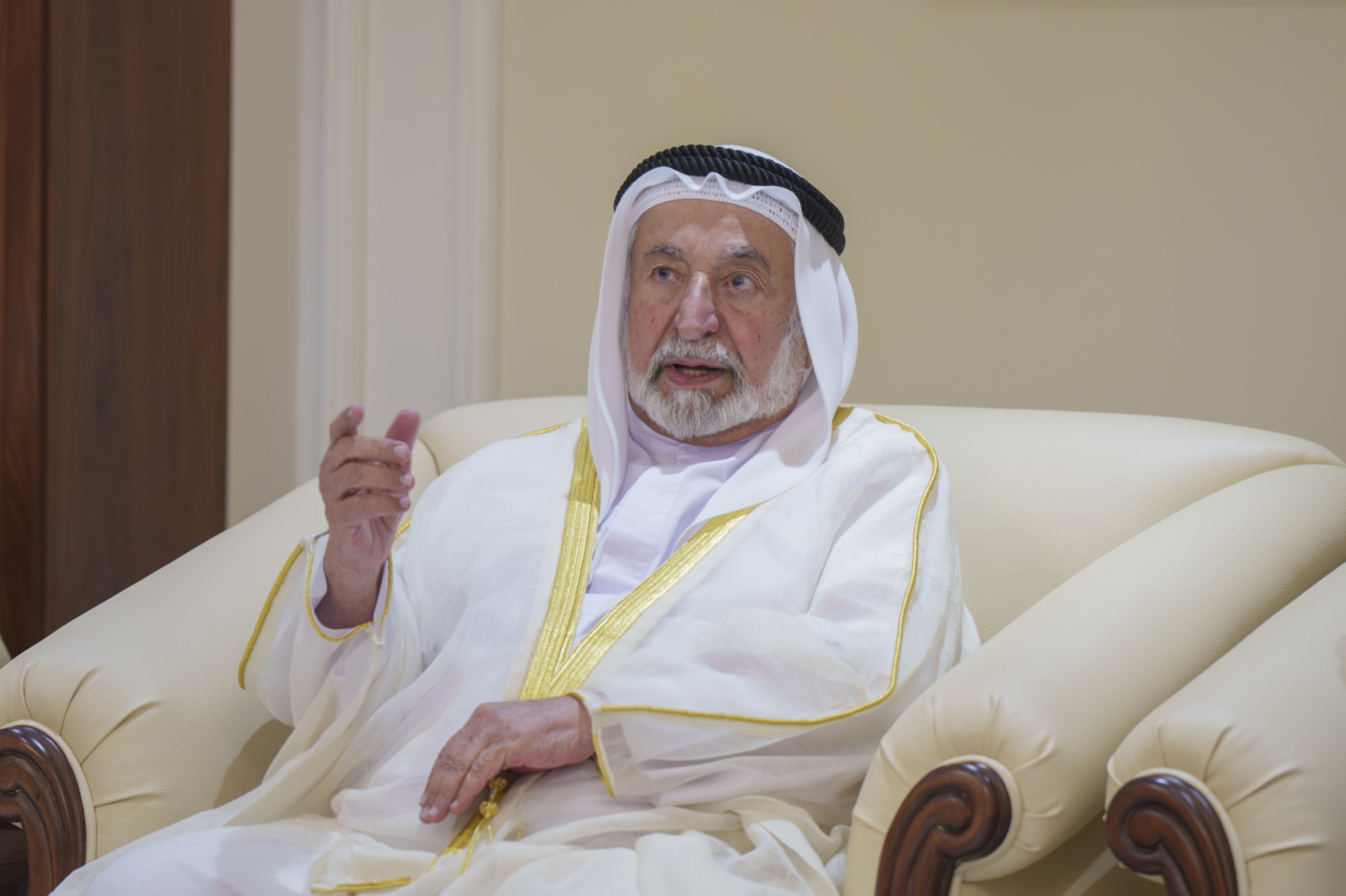 Sultan allocates plots of land to citizens in Khorfakkan