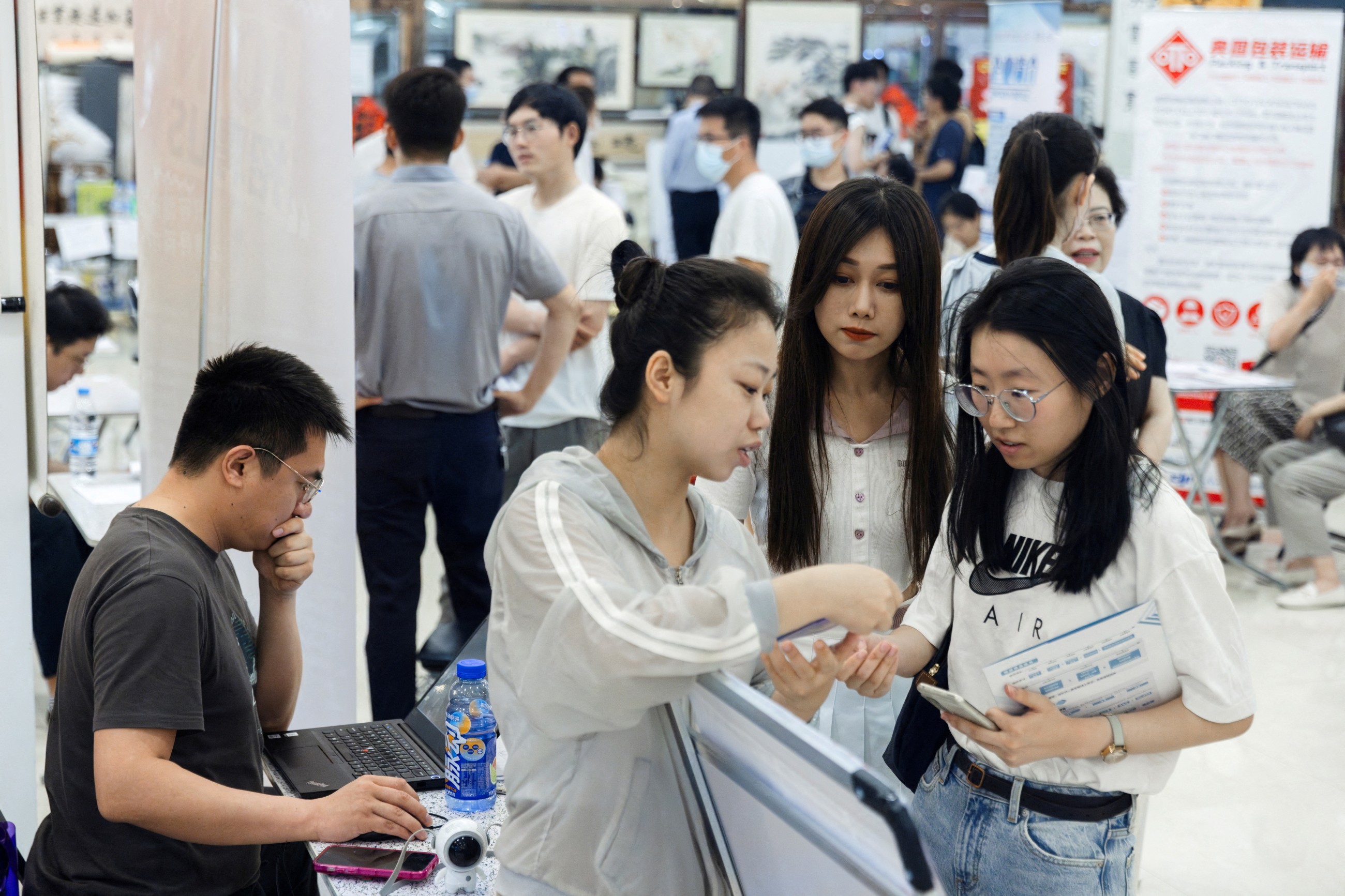 China adds nearly 7 million new urban jobs in H1