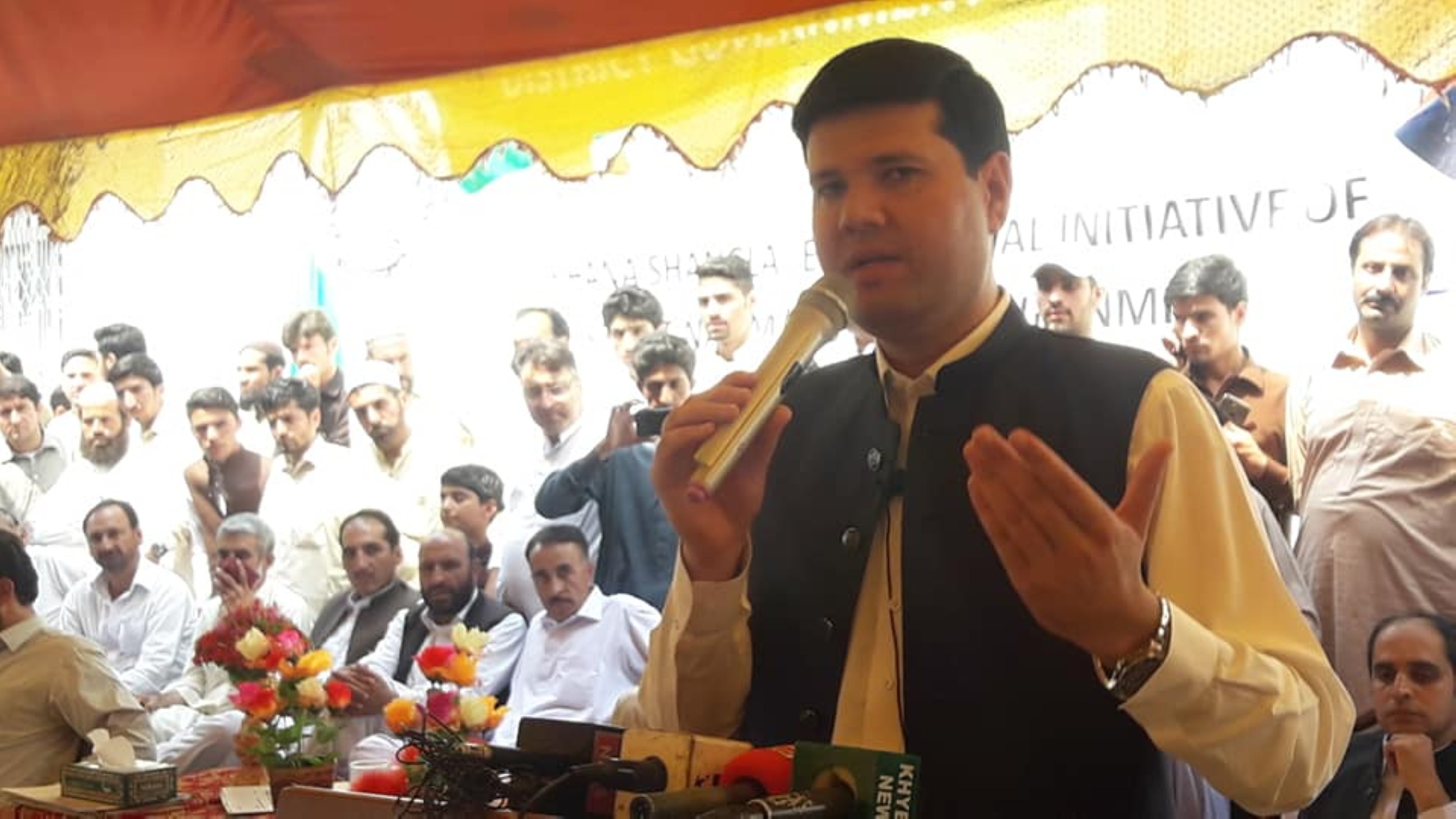 Pakistan Federal Minister Amir Muqam’s son Niaz becomes youngest senator