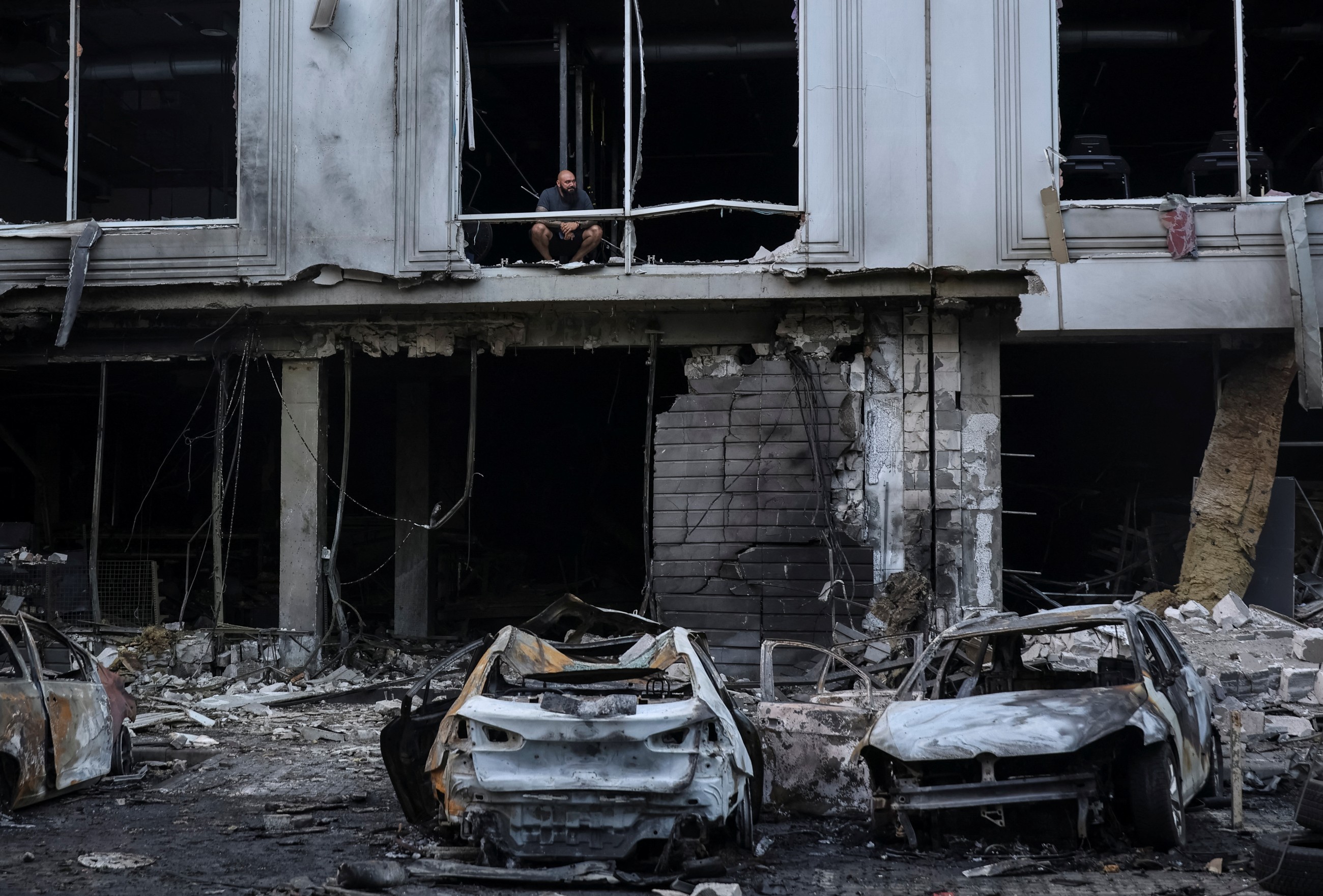 Ukraine, Russia launch drone strikes after latest round of peace talks