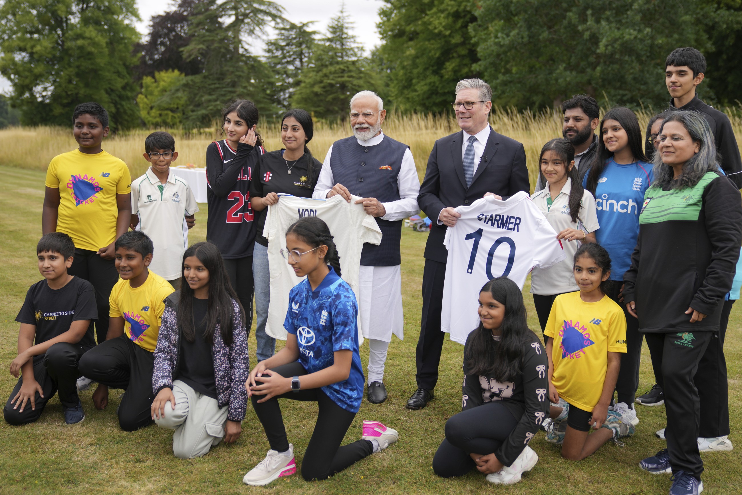 Indian diaspora greets PM Modi on arrival in London