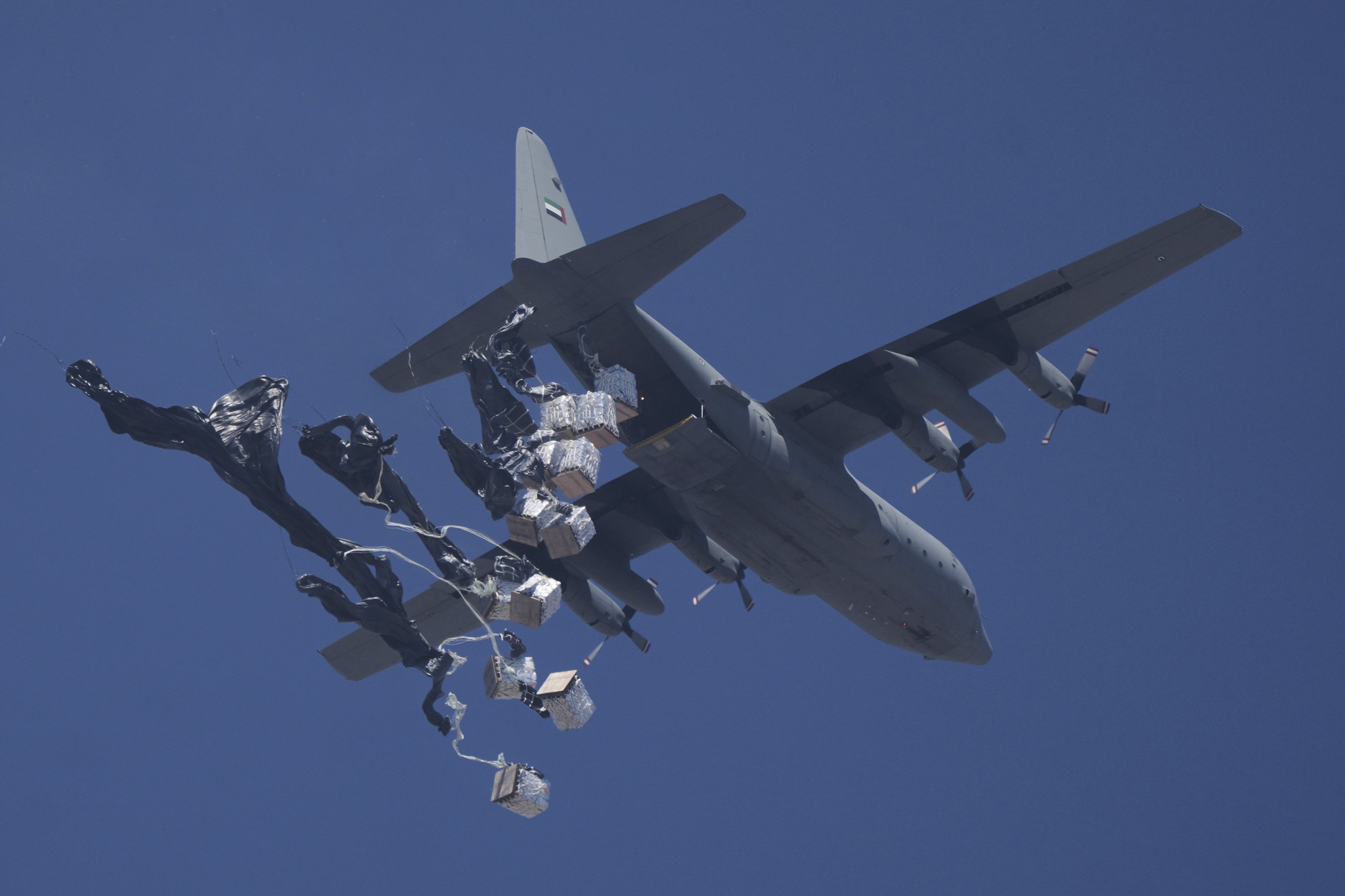 VIDEO: UAE, Jordanian planes drop 25 tonnes of aid over Gaza