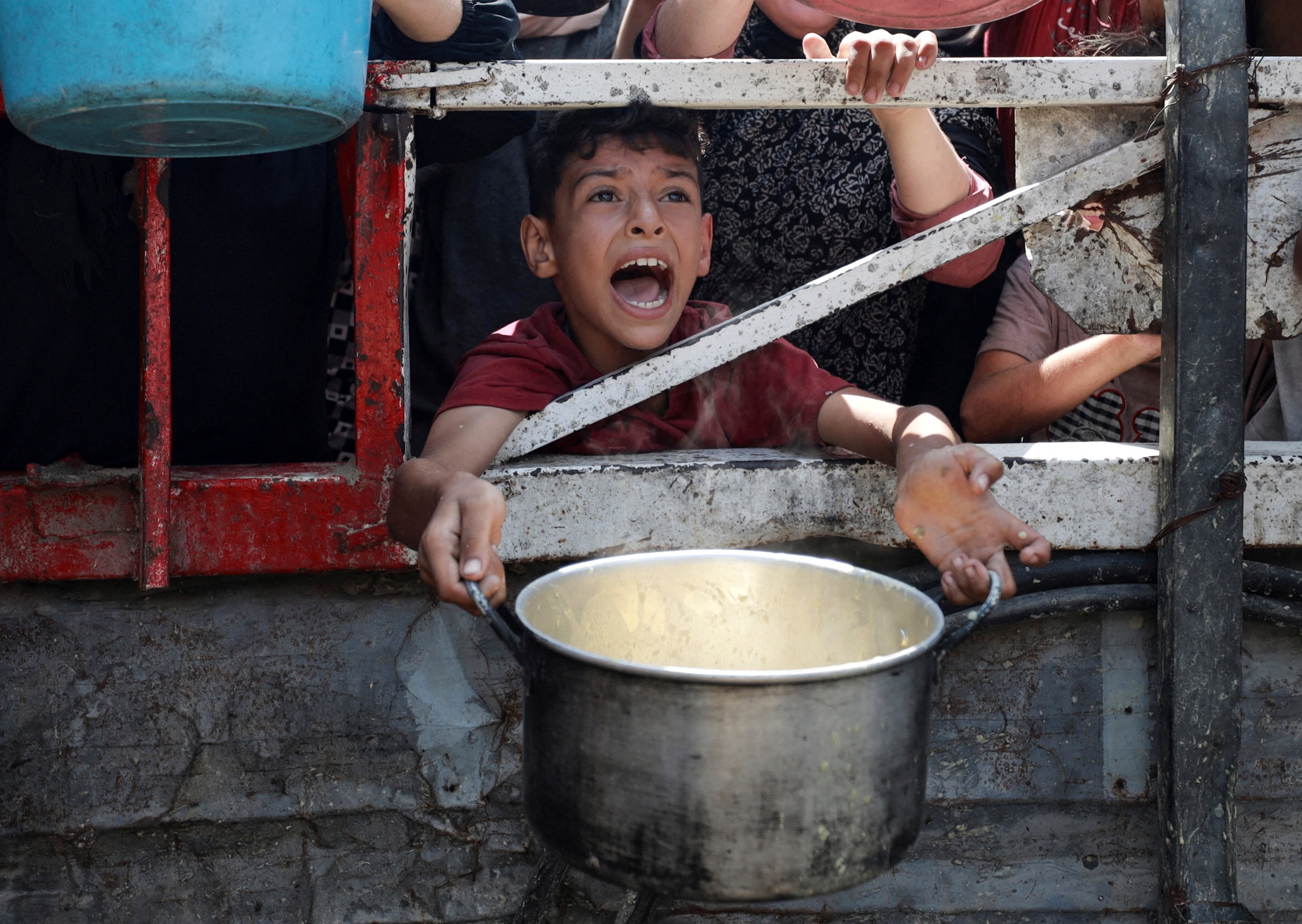 Trump says many are starving in Gaza, vows to set up food centres