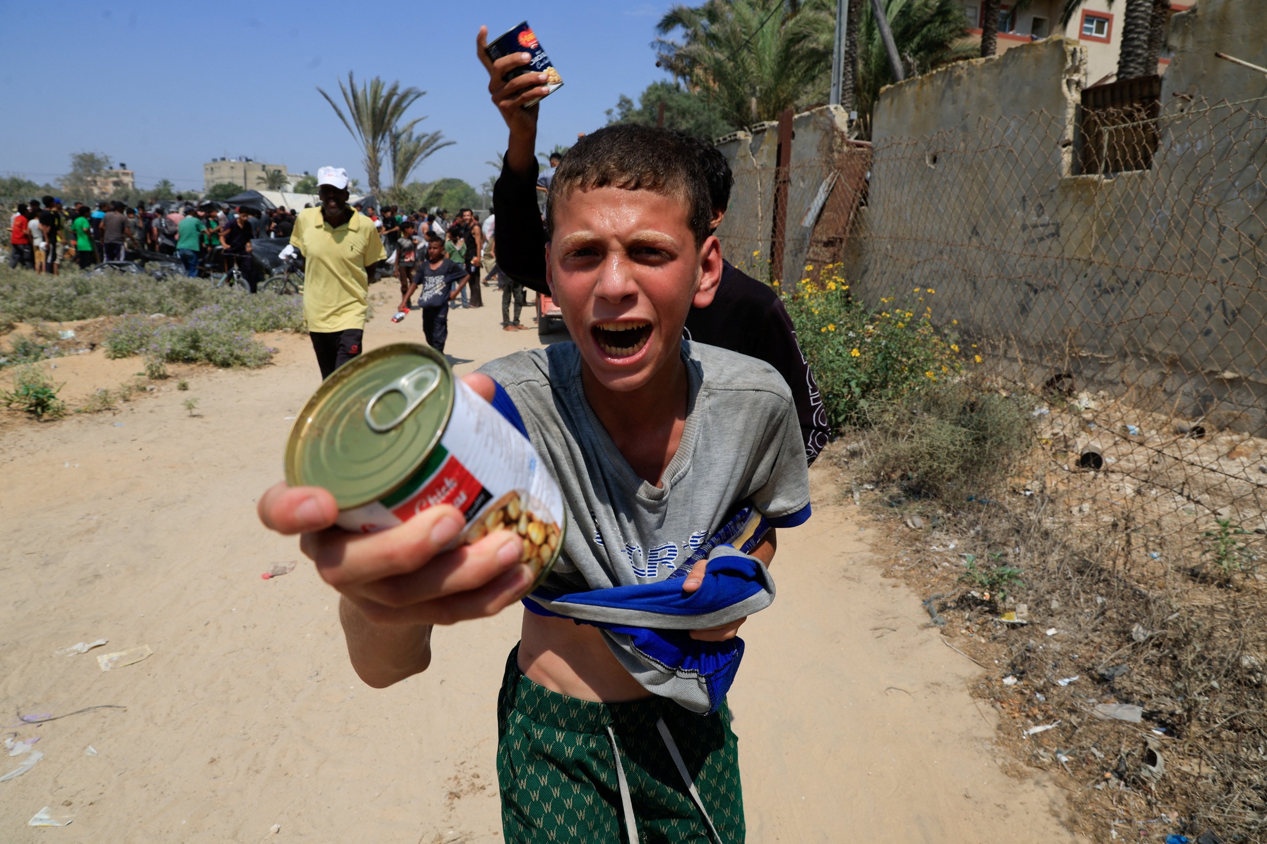 Trump says many are starving in Gaza, vows to set up food centres