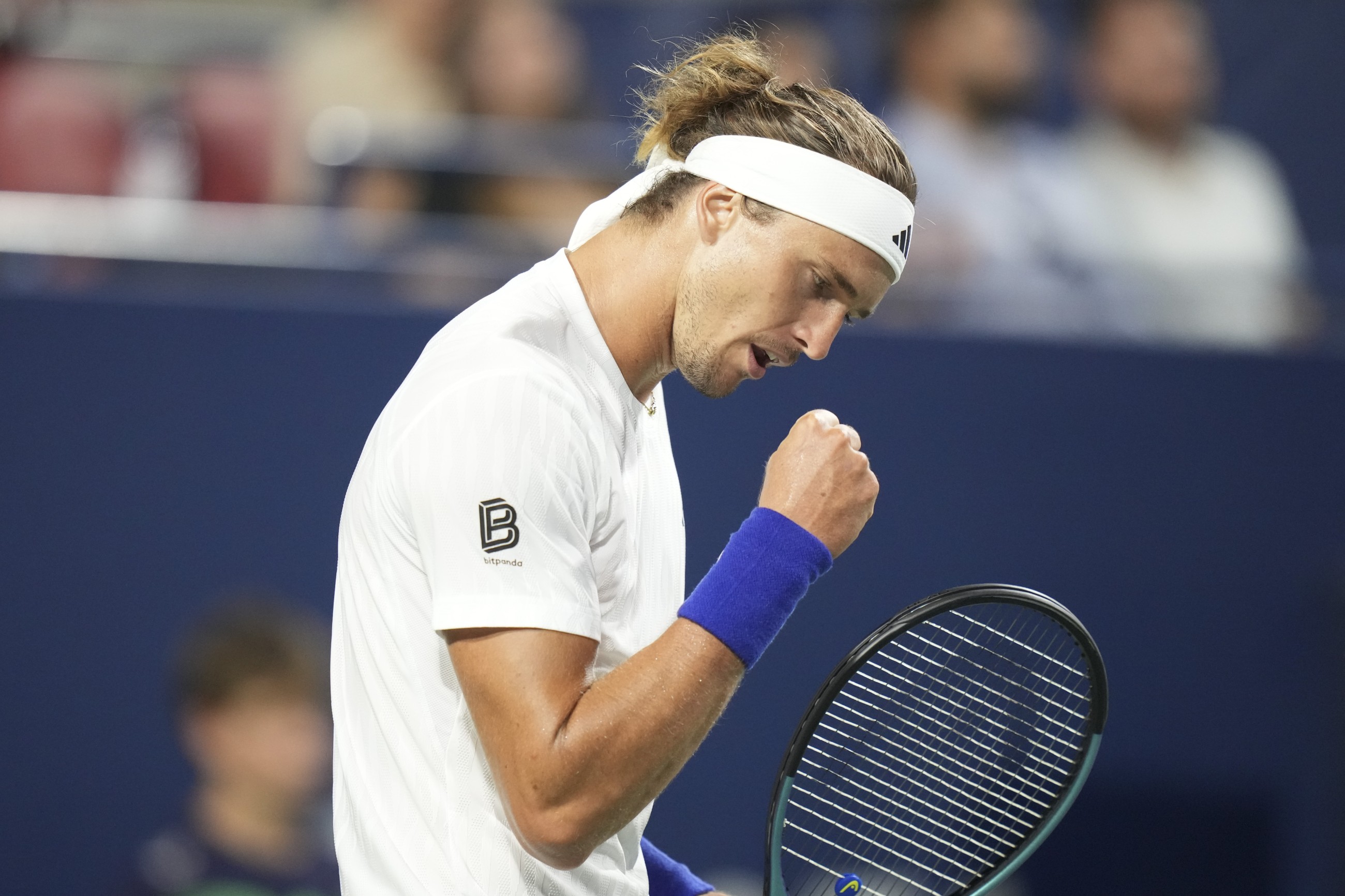 Top seeds Zverev, Gauff advance at Canadian Open
