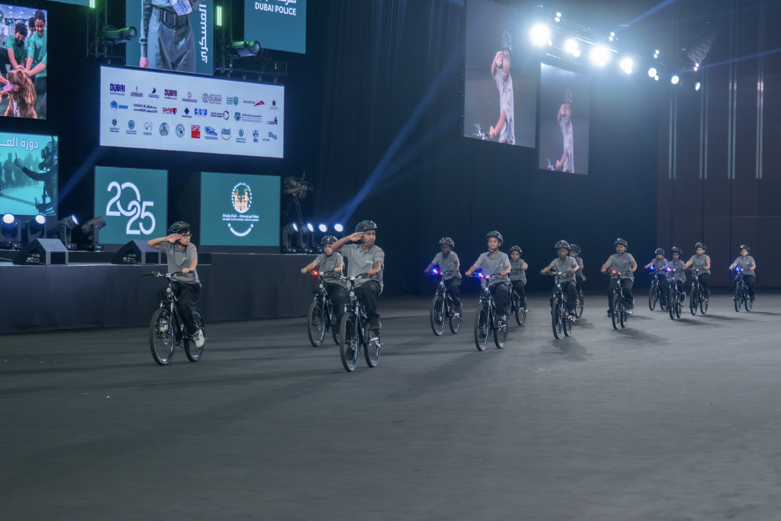 Dubai Police celebrate graduation of 922 students from summer programme