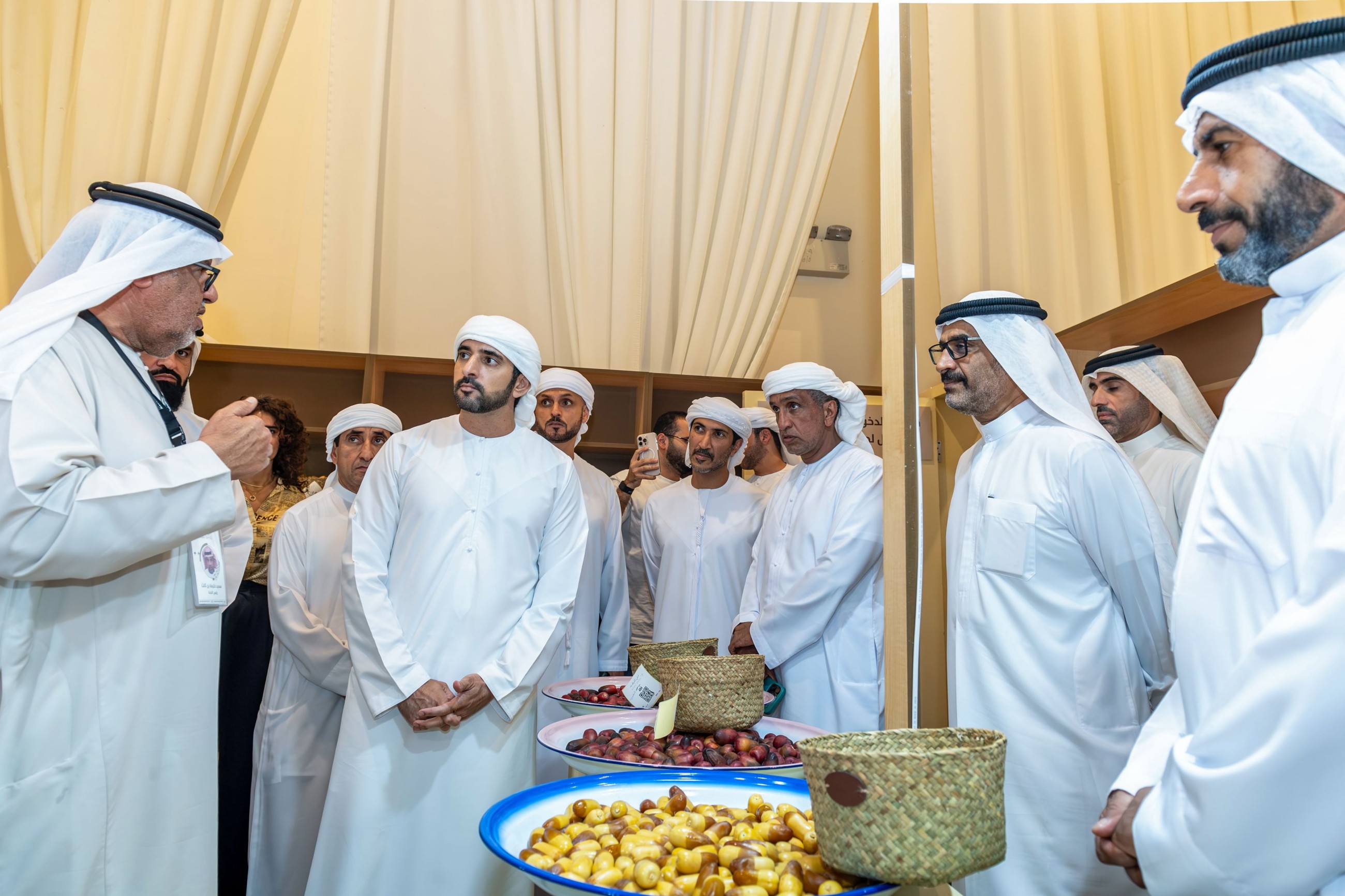 Hamdan visits ‘Dubai Dates’ exhibition, approves Dhs1 million grant for participants
