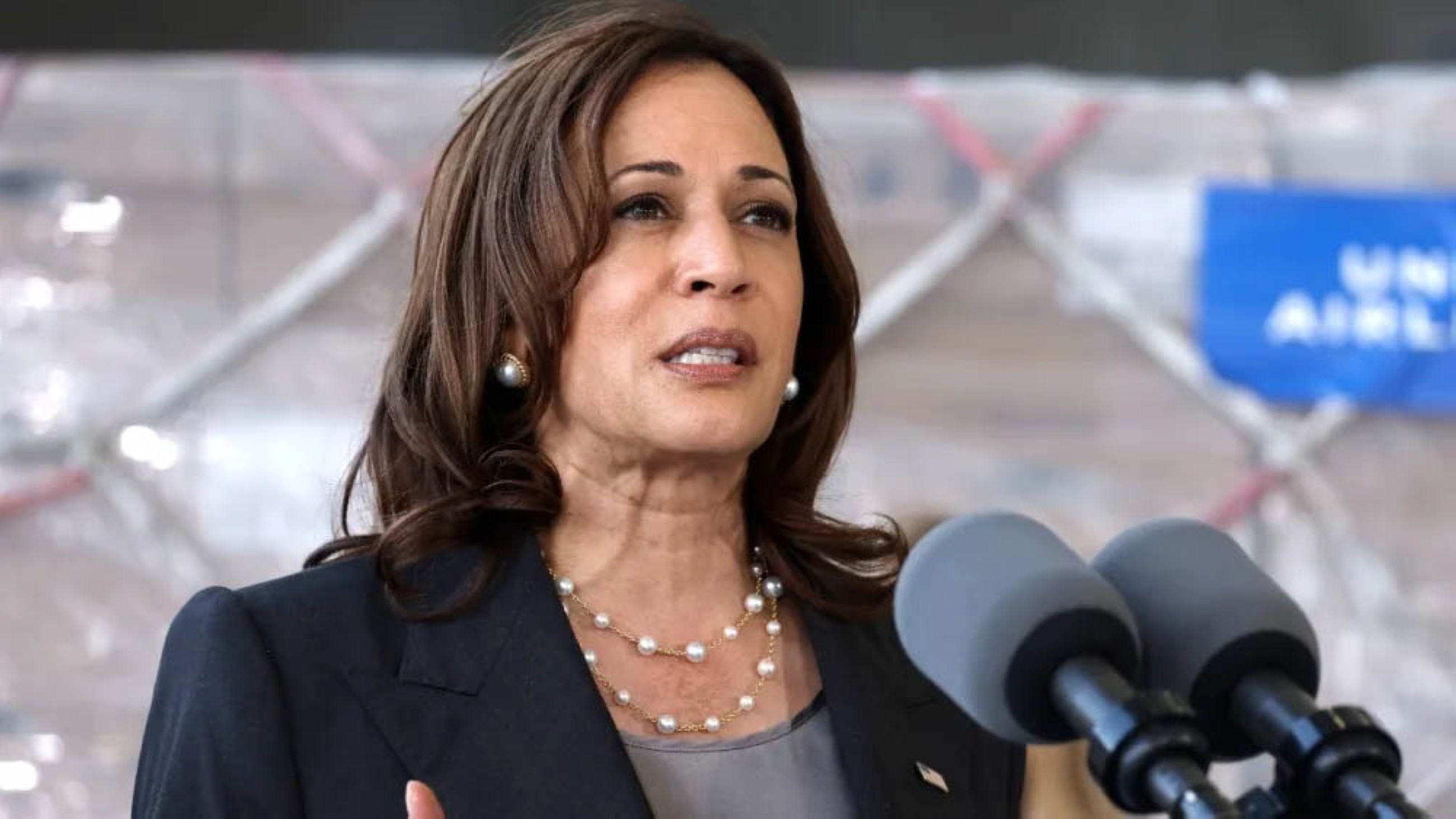 Kamala Harris tells Colbert that the US system is ‘broken’