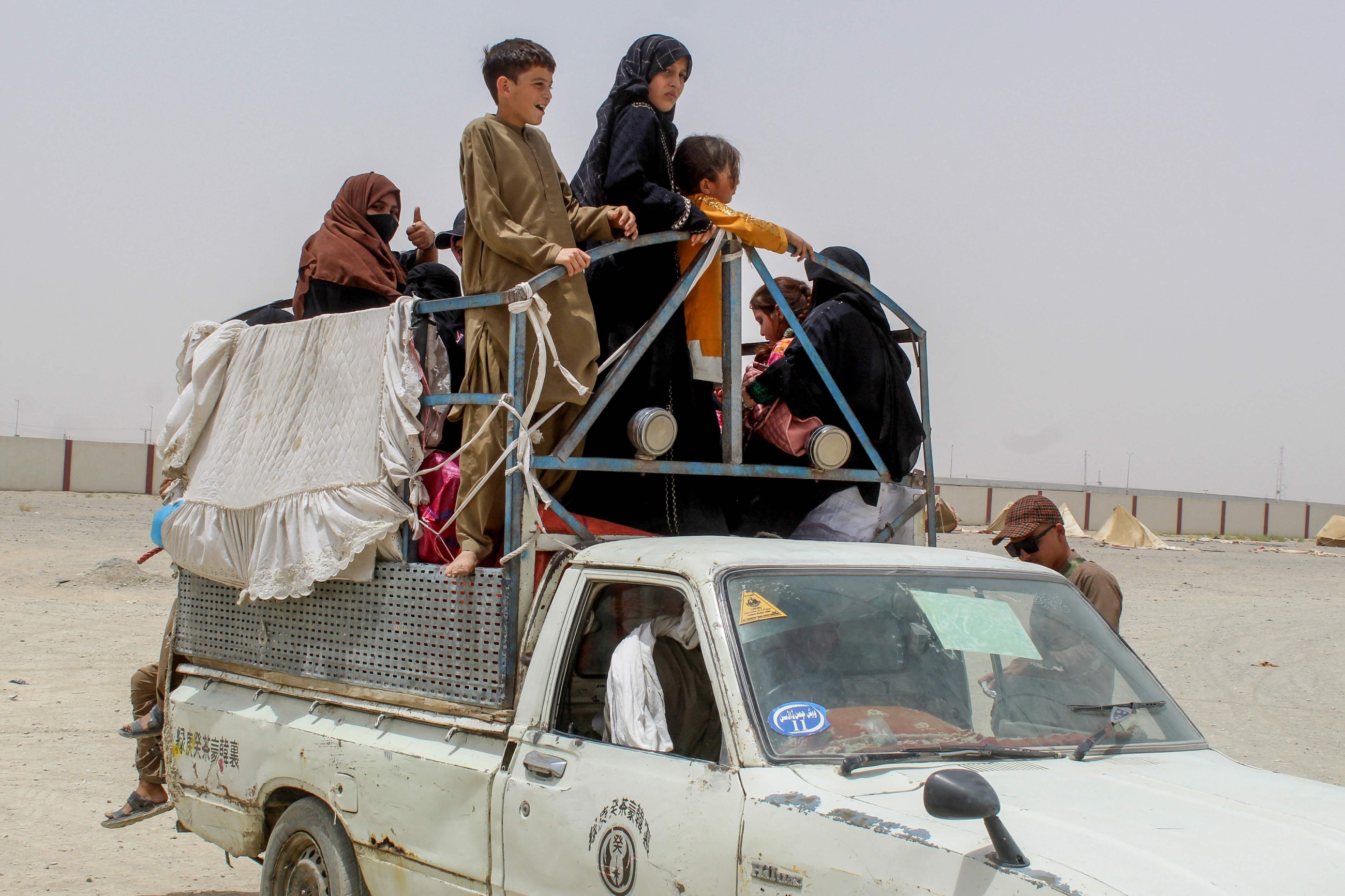 Pakistan issues fresh call for Afghan refugees to leave