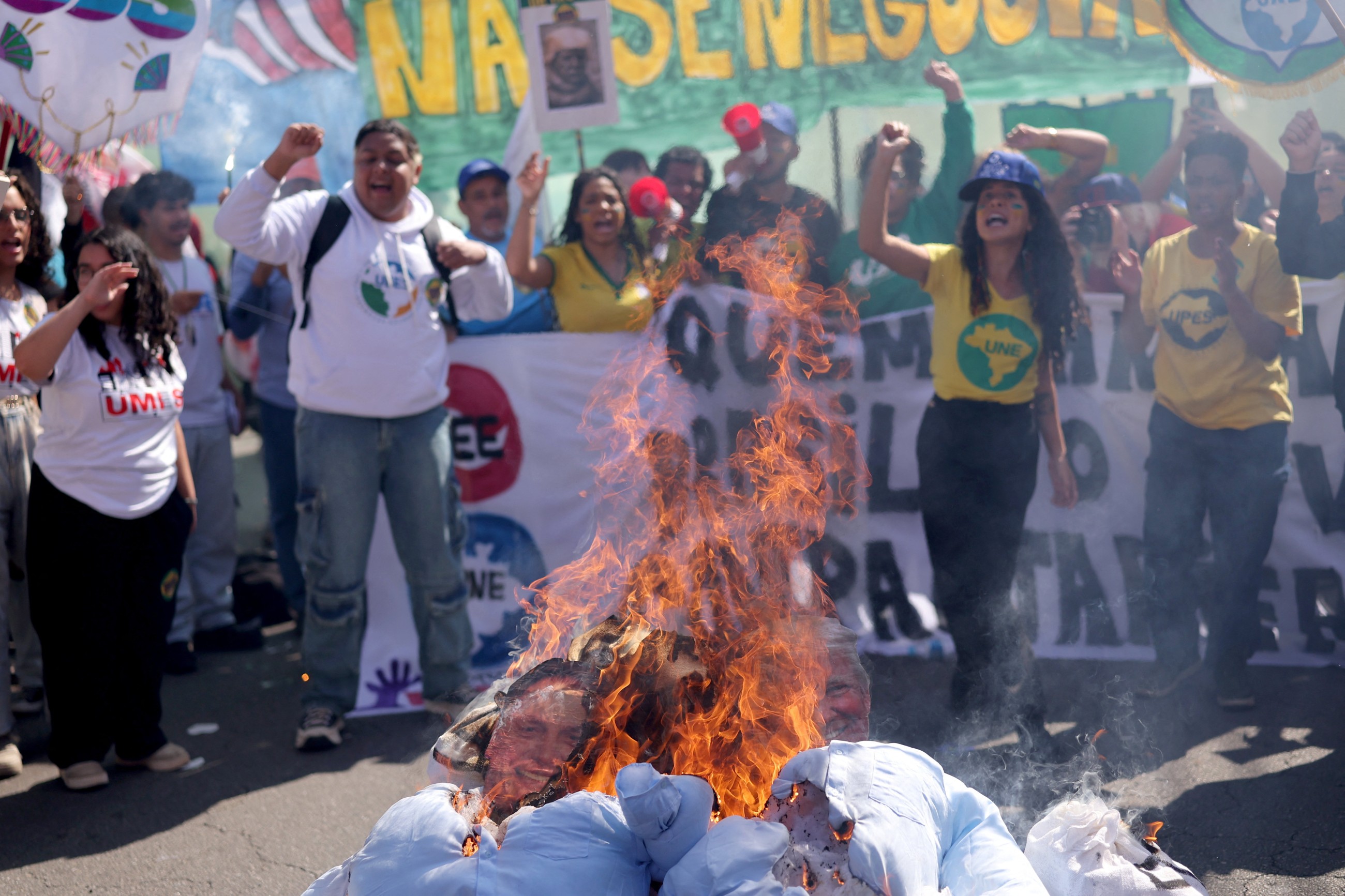 Brazilians burn Trump effigies as tariffs spark anger