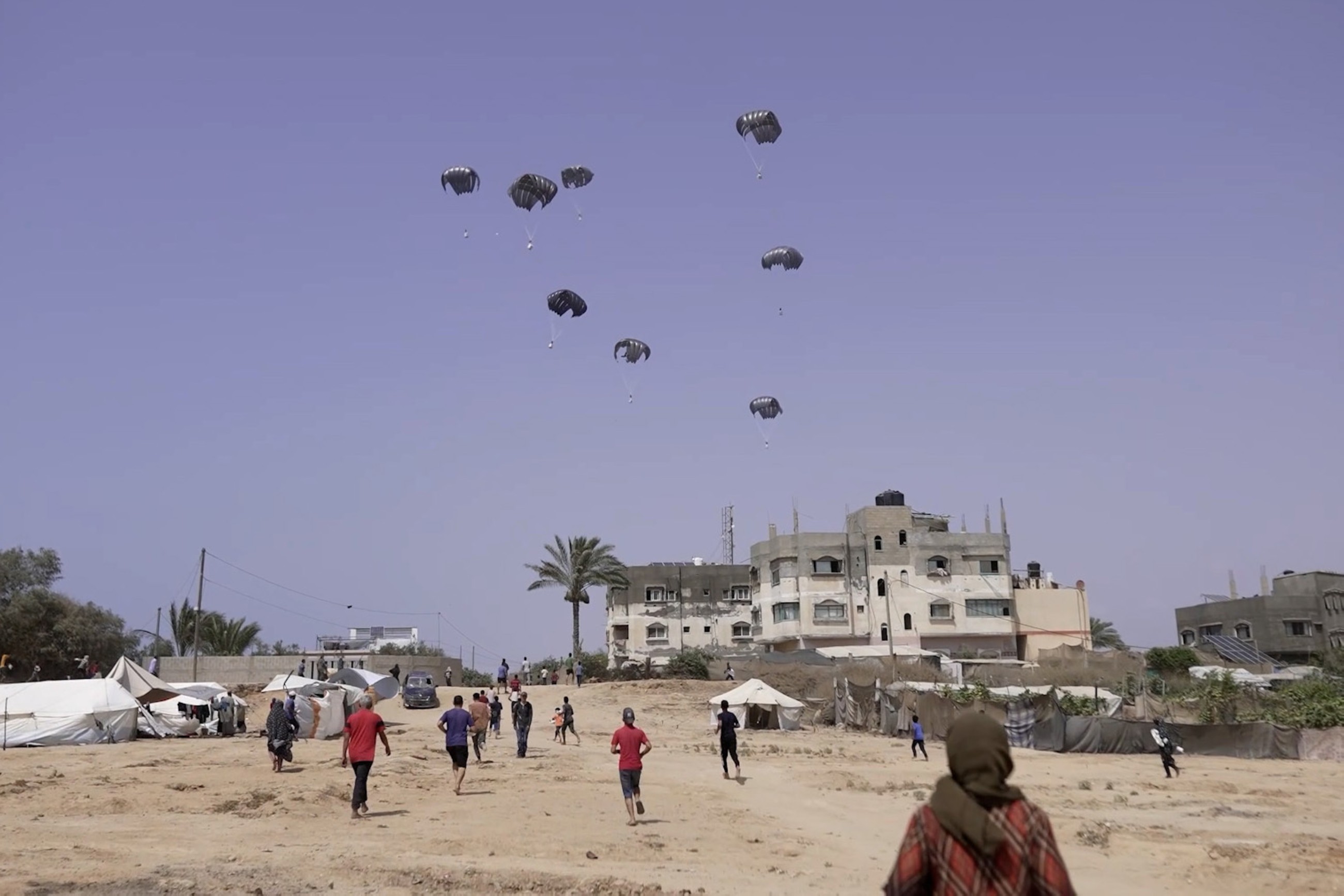 UAE conducts 60th airdrop of aid, delivers 22 medical trucks into Gaza