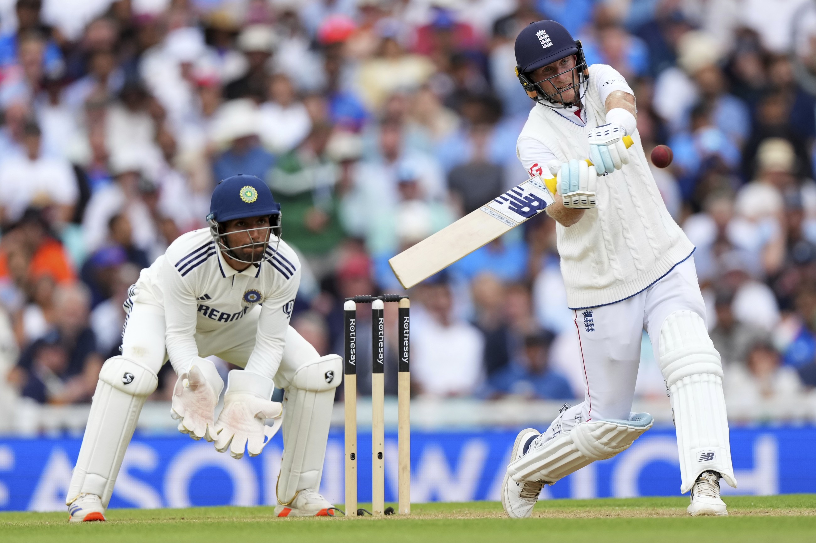 Weather sends gripping England-India Test into final day