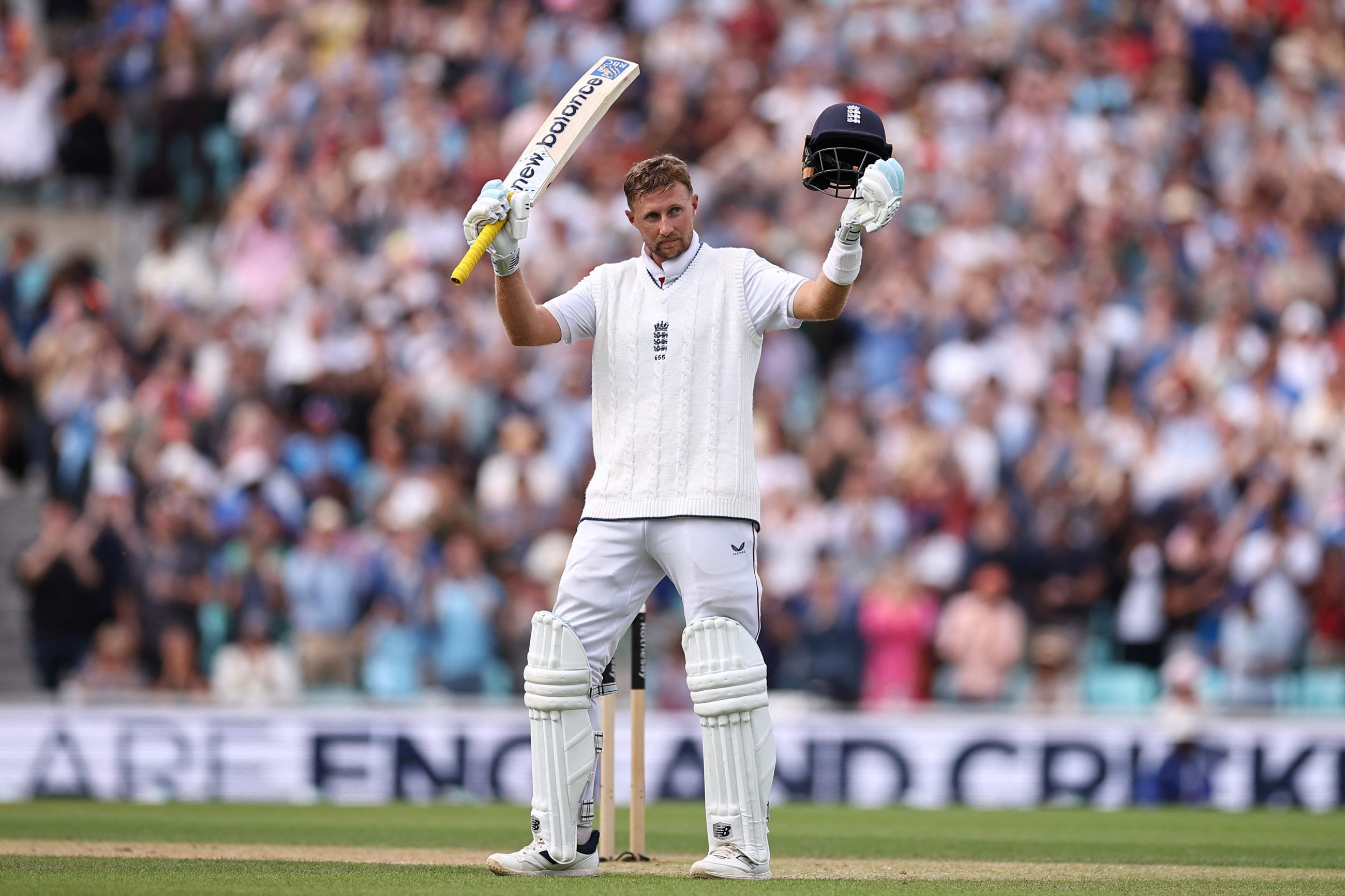 Weather sends gripping England-India Test into final day