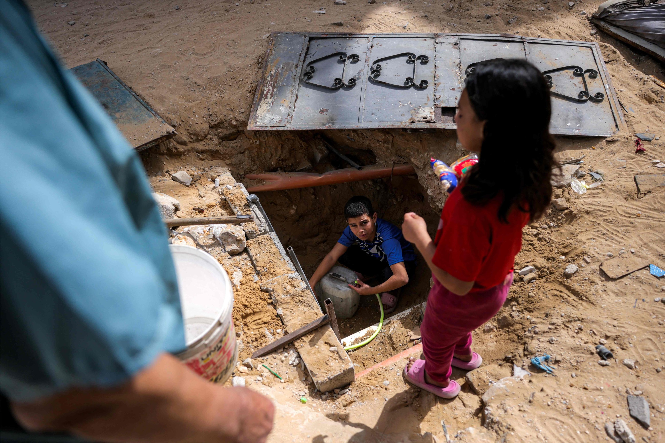 Dire water shortages compound hunger, displacement in Gaza