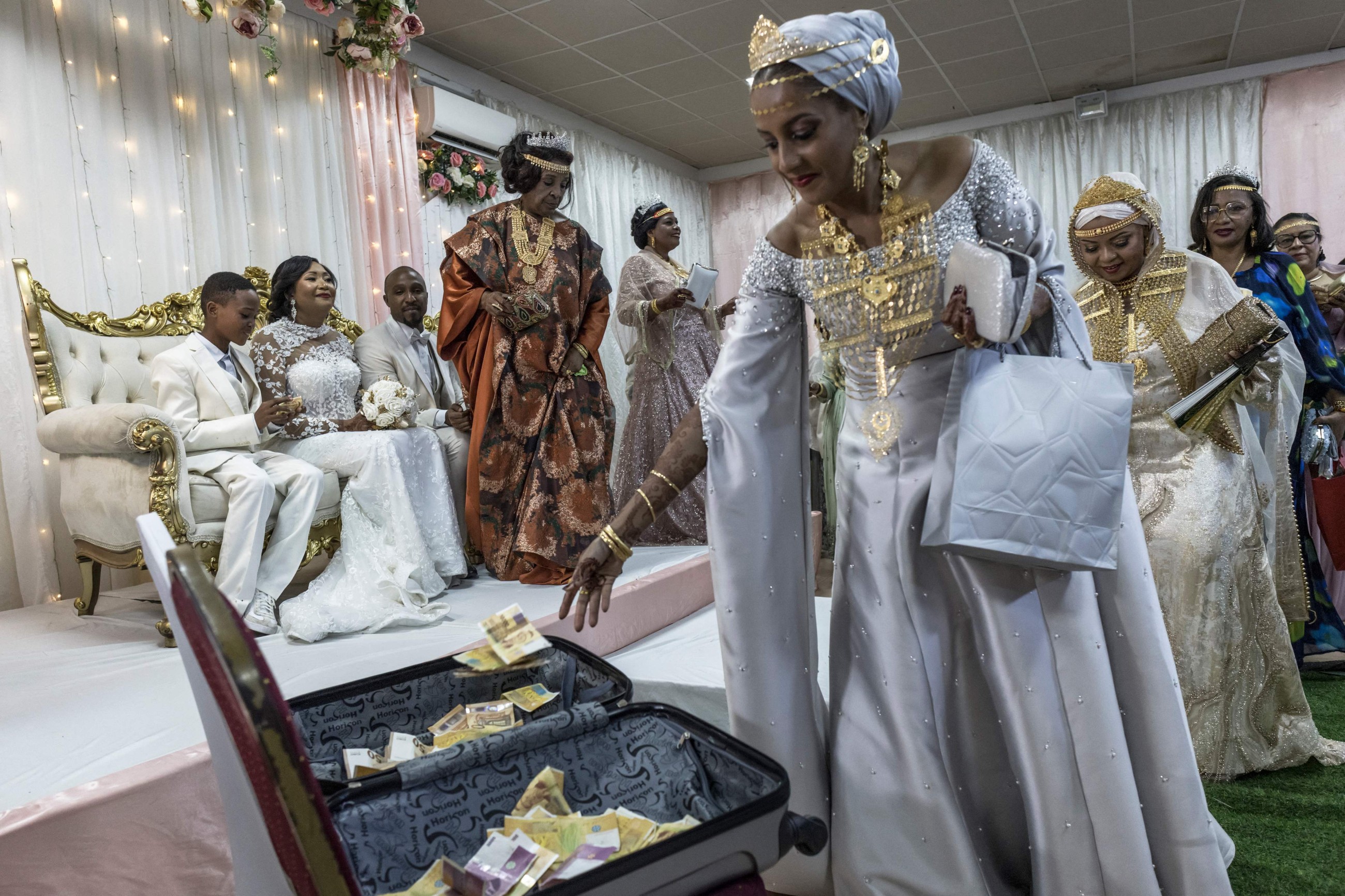 Lavish 'Grand Mariage' weddings celebrate Comoros tradition, society