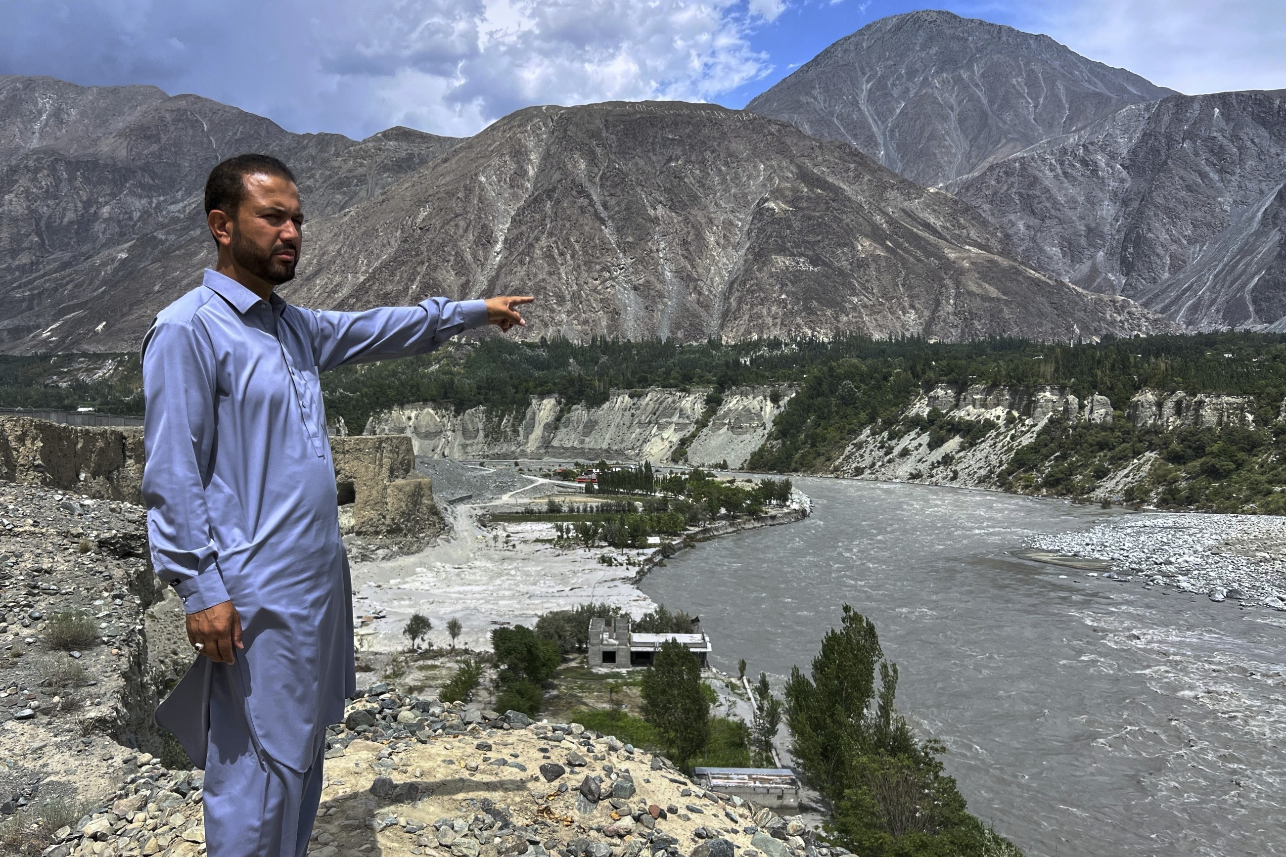 Pakistan’s deadly monsoon floods were worsened by global warming, study finds