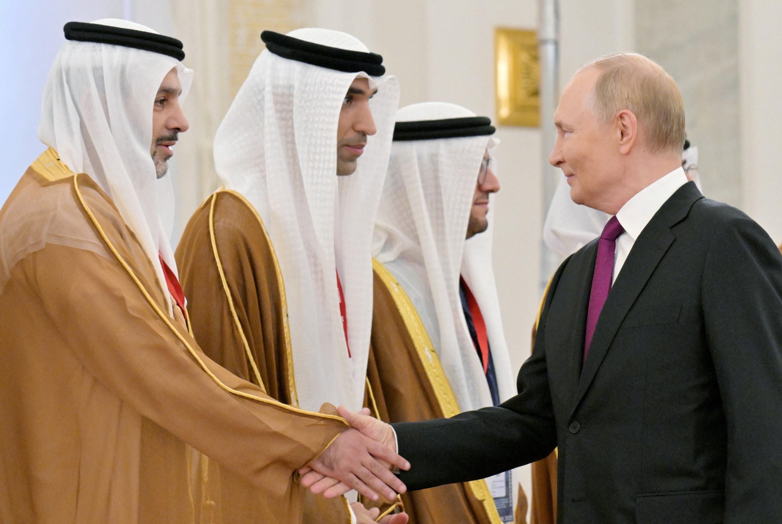 UAE, Russian Presidents discuss bilateral strategic partnership in Moscow