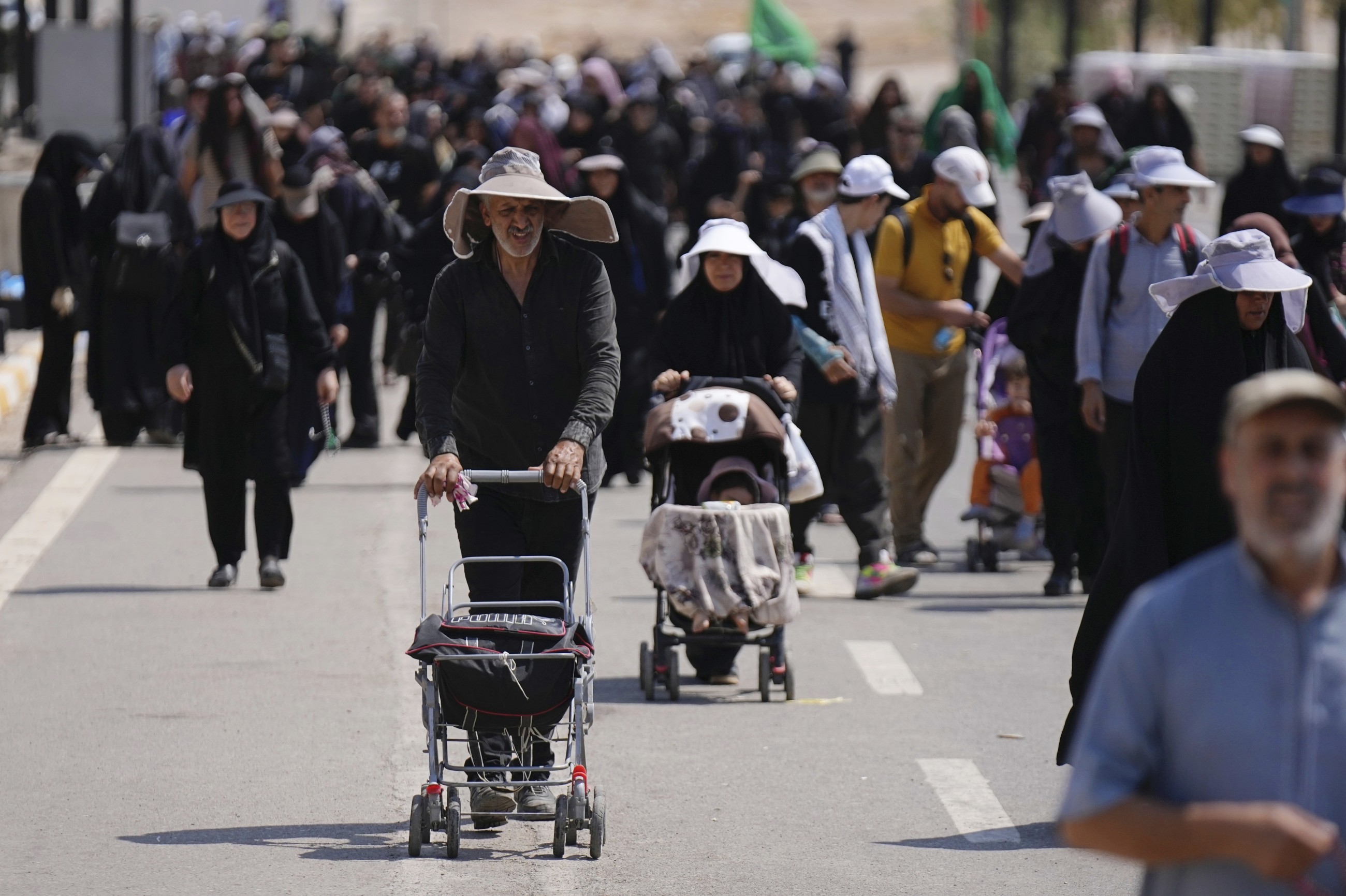 Over 600 pilgrims hospitalised due to chlorine gas leak in Iraq