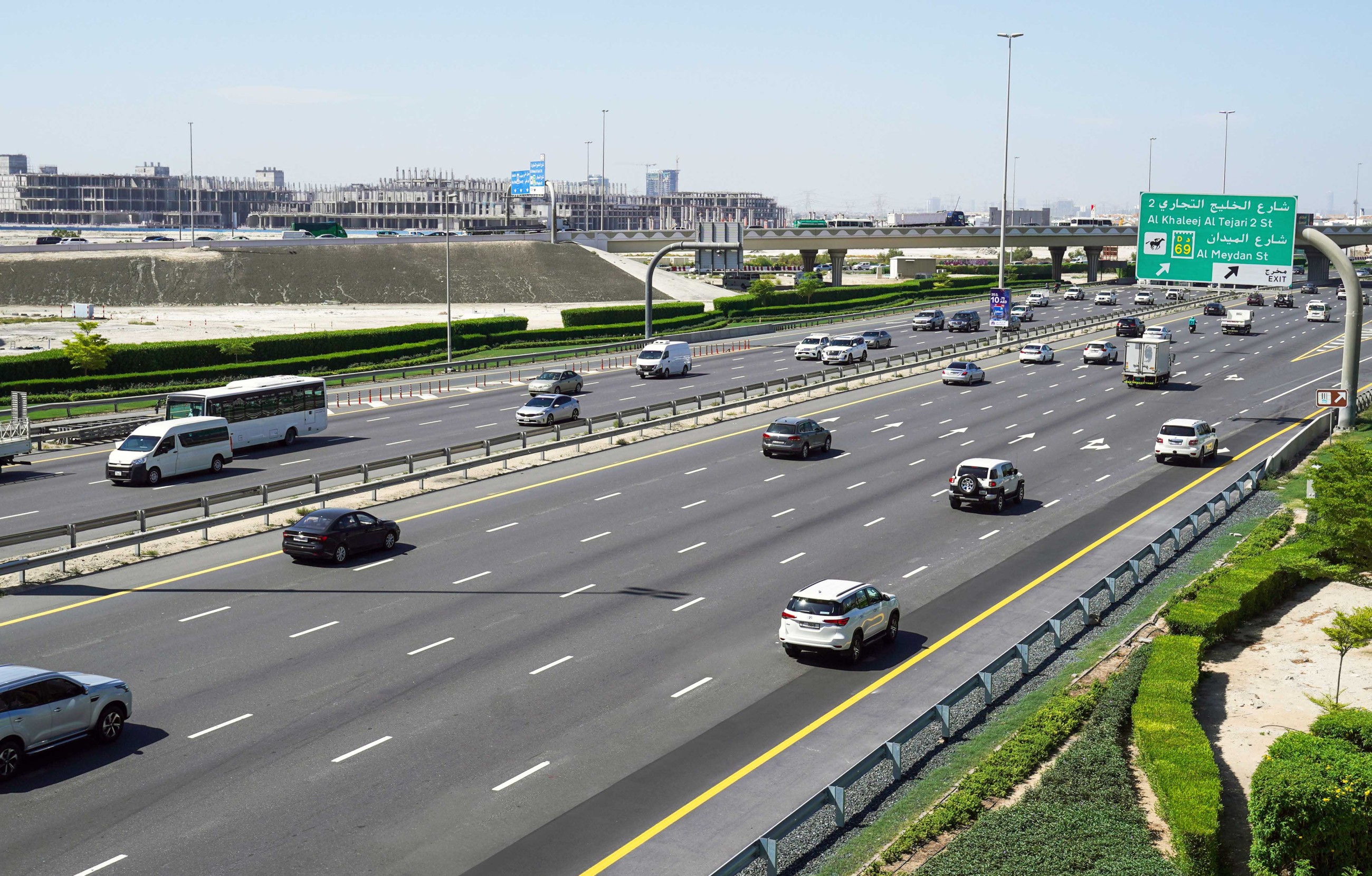 Dhs400 fine for driving below minimum speed limit in UAE