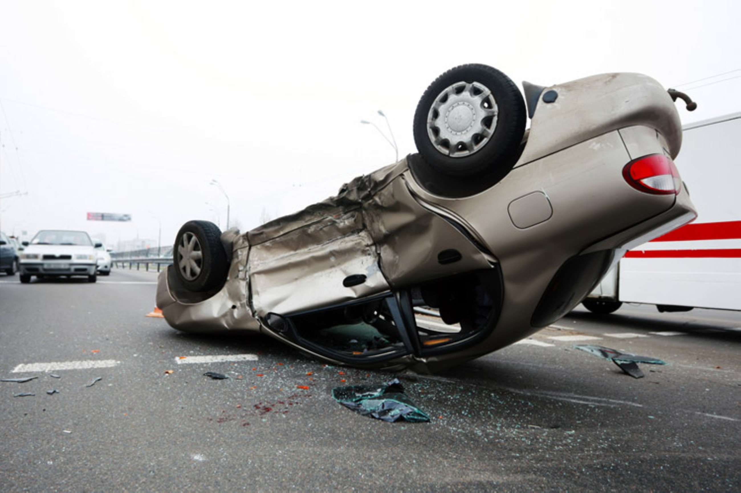Minor without driving licence steals car, totals it in Abu Dhabi accident