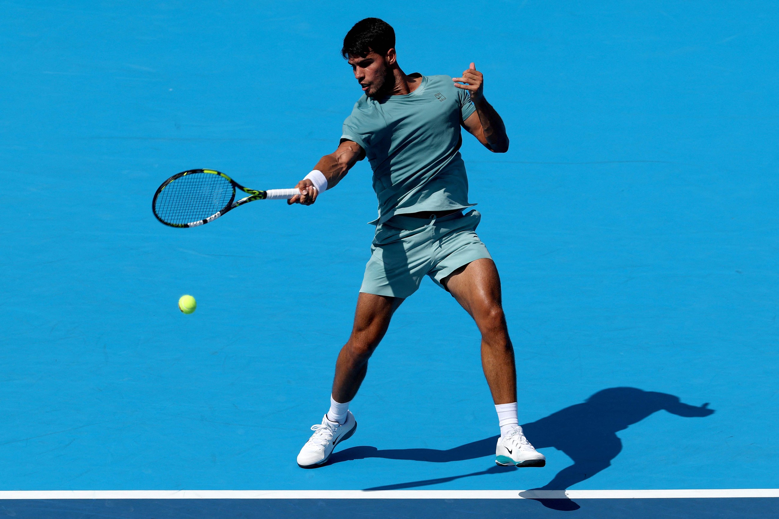 Alcaraz battles past Dzumhur, Gauff and Pegula move ahead