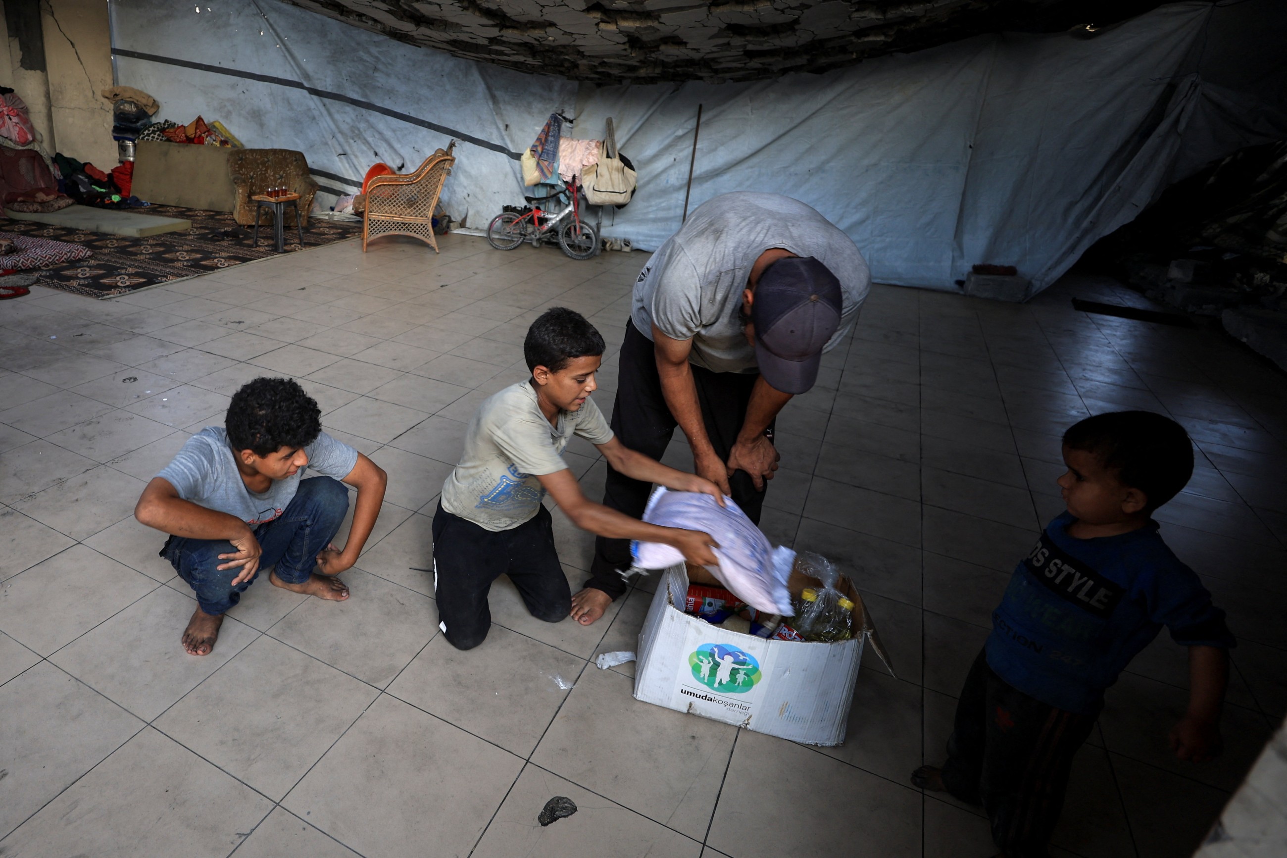 Foreign NGOs say new Israeli rules keep them from delivering Gaza aid
