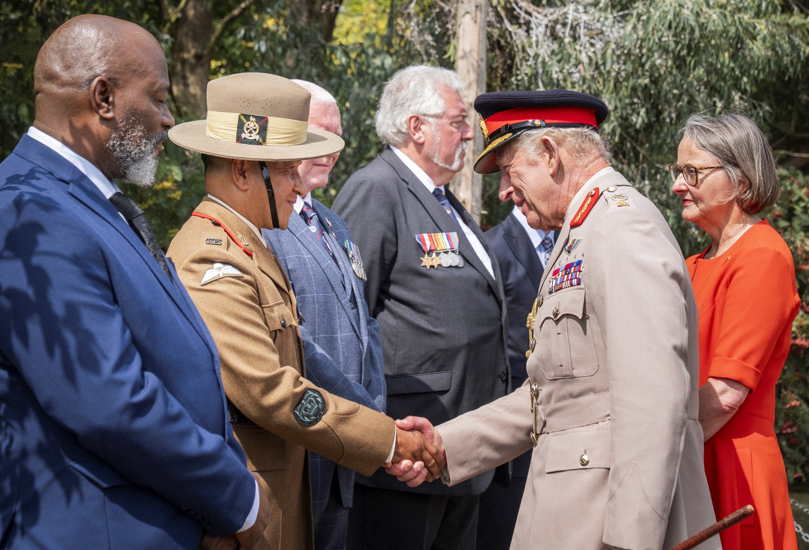 König Charles würdigt britische Veteranen